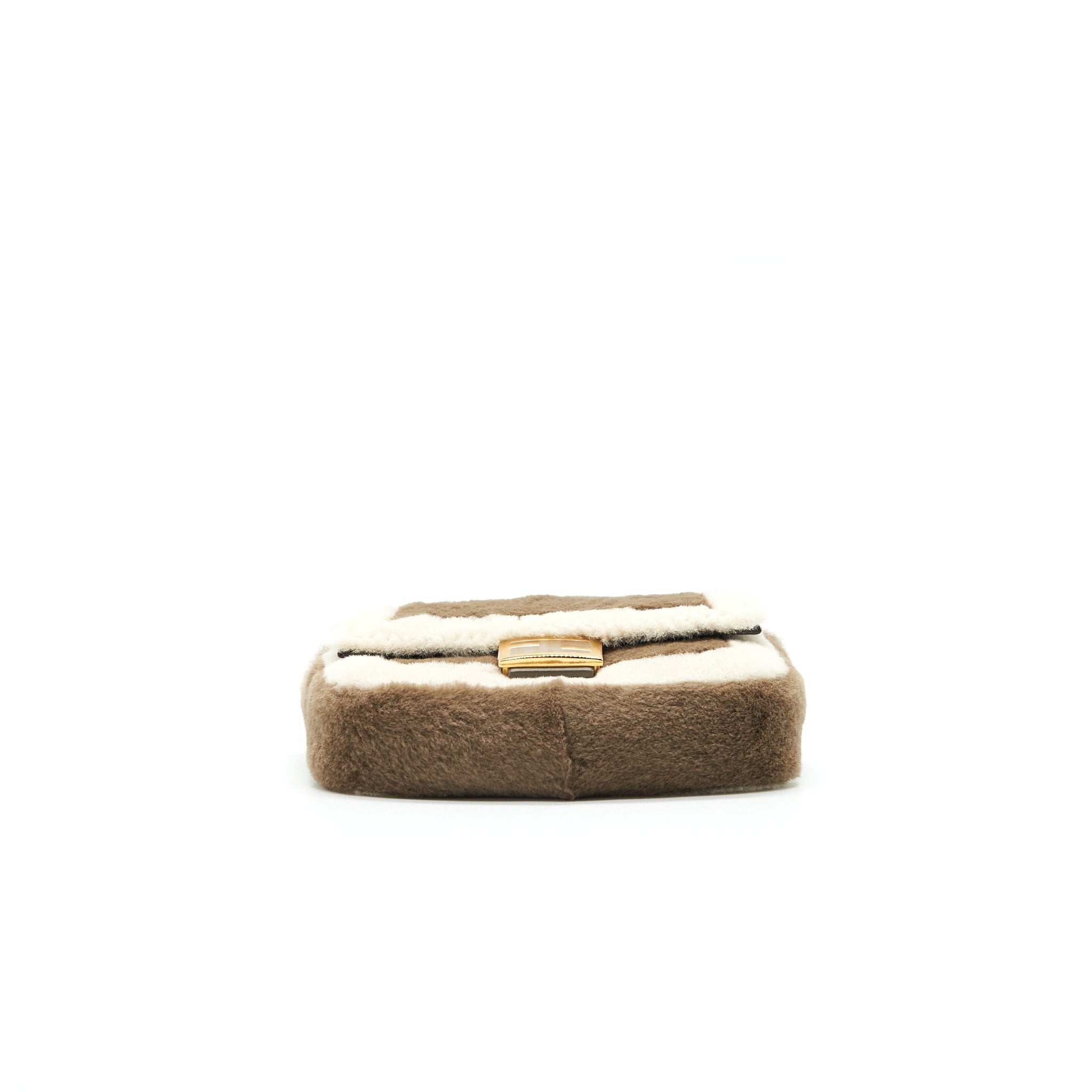 fendi-nano-baguette-brown-mink-charm