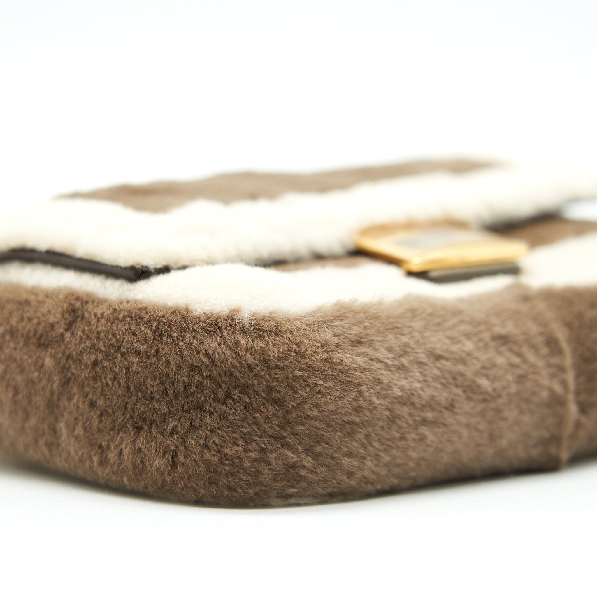 fendi-nano-baguette-brown-mink-charm
