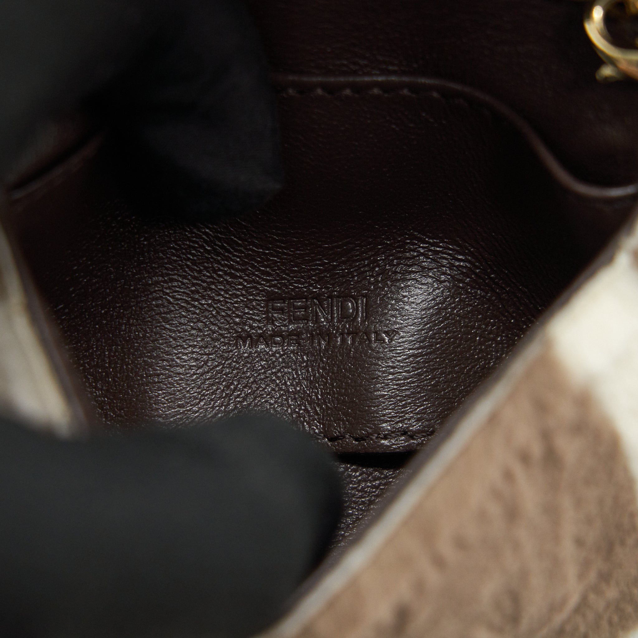 fendi-nano-baguette-brown-mink-charm