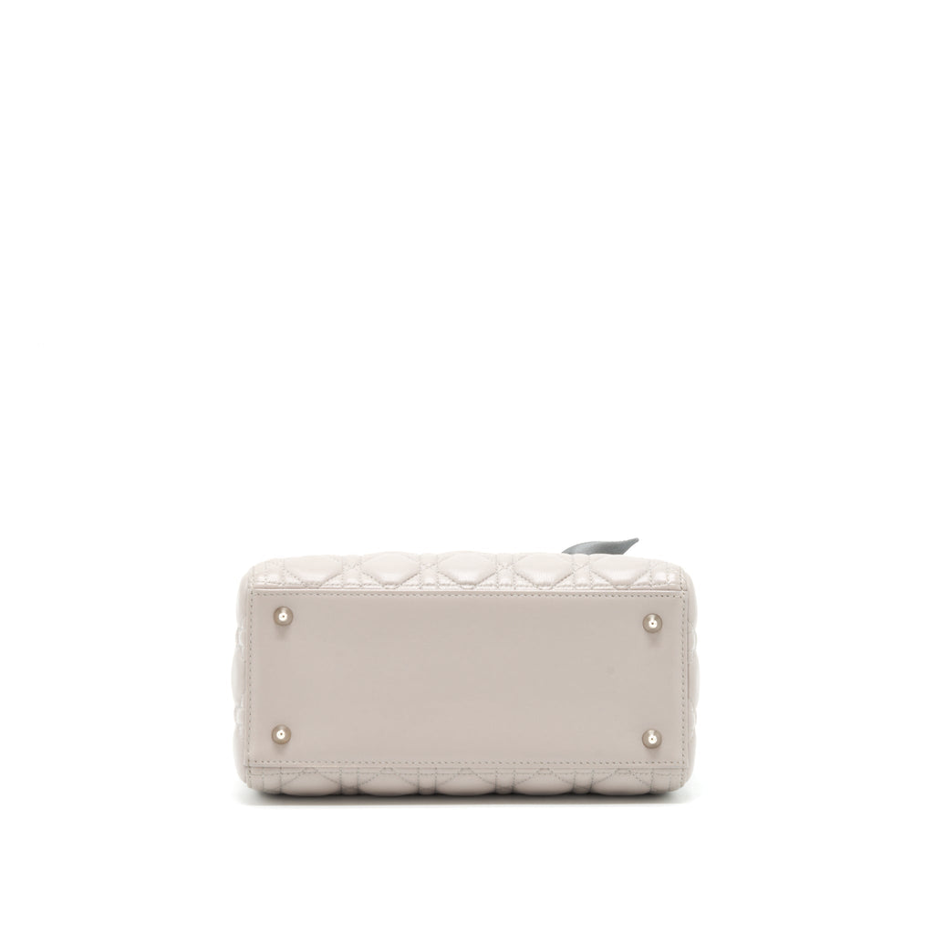 dior-lady-dior-medium-lambskin-grey-shw-with-an-extra-twilly
