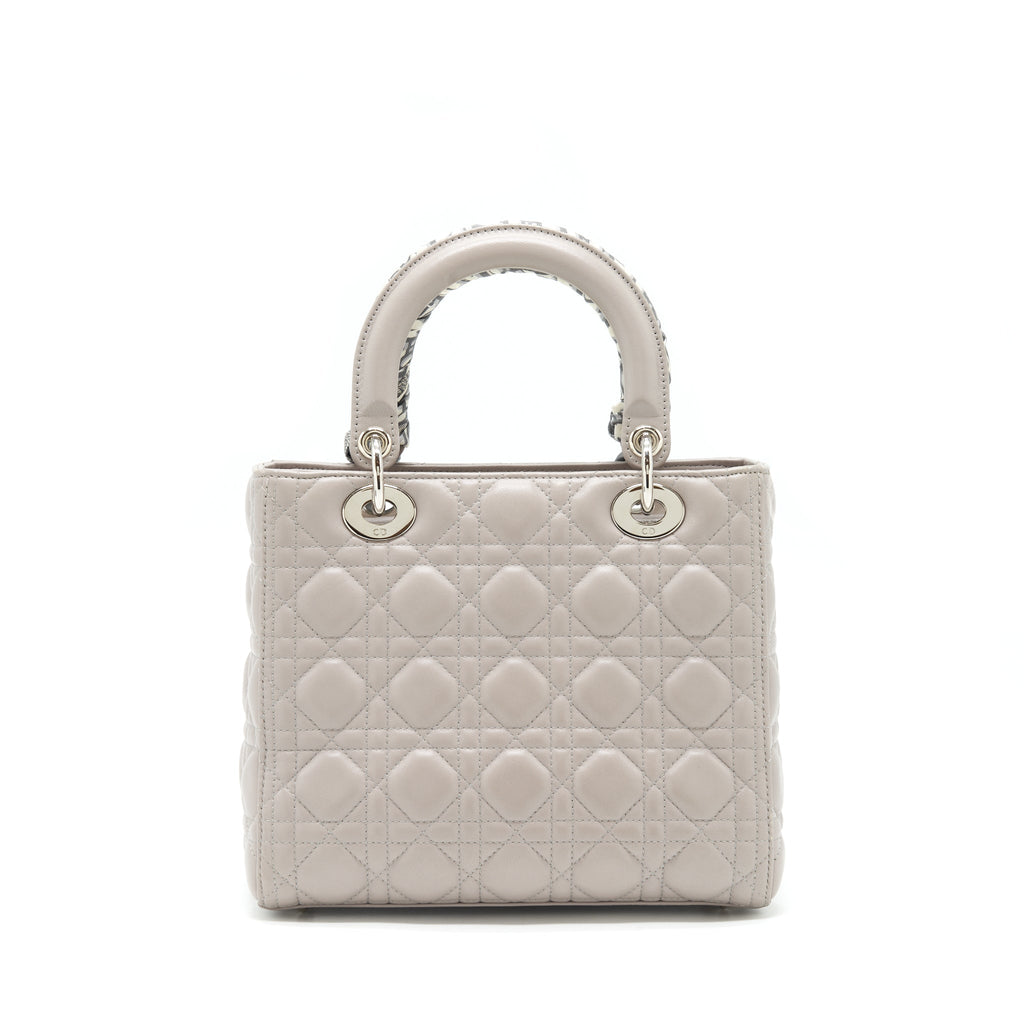 dior-lady-dior-medium-lambskin-grey-shw-with-an-extra-twilly
