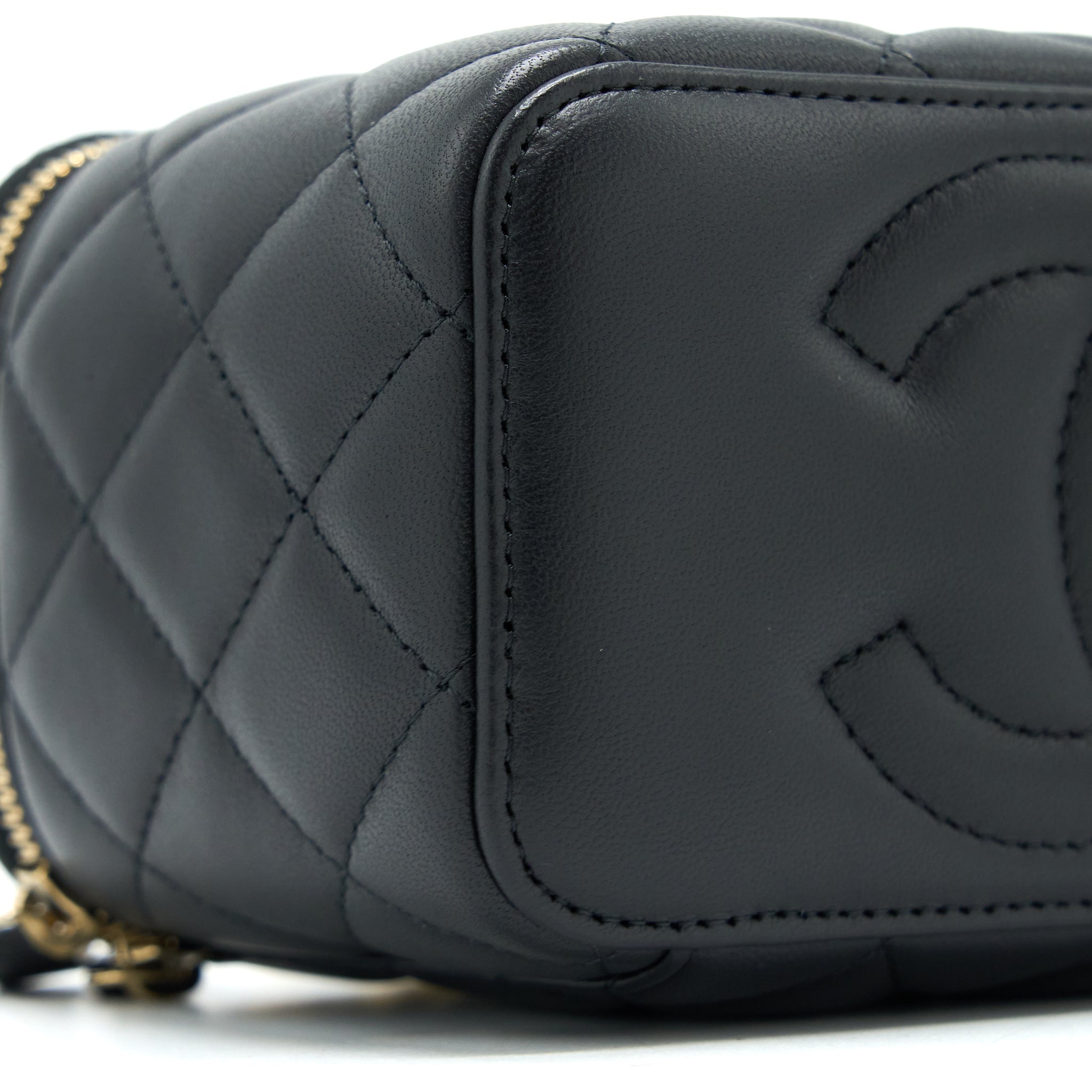 chanel-pearl-crush-long-vanity-case-lambskin-black-ghw-microchip