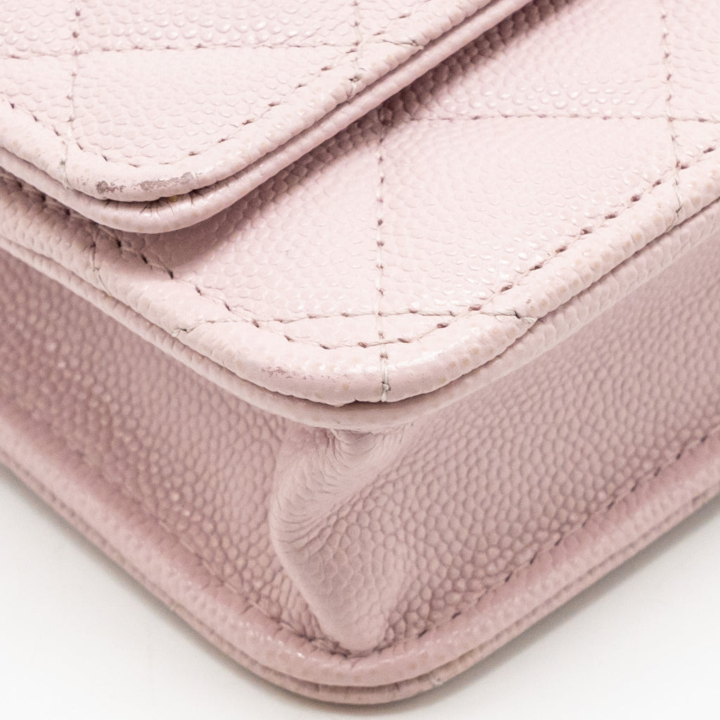 chanel-classic-wallet-on-chain-caviar-light-pink-lghw-1