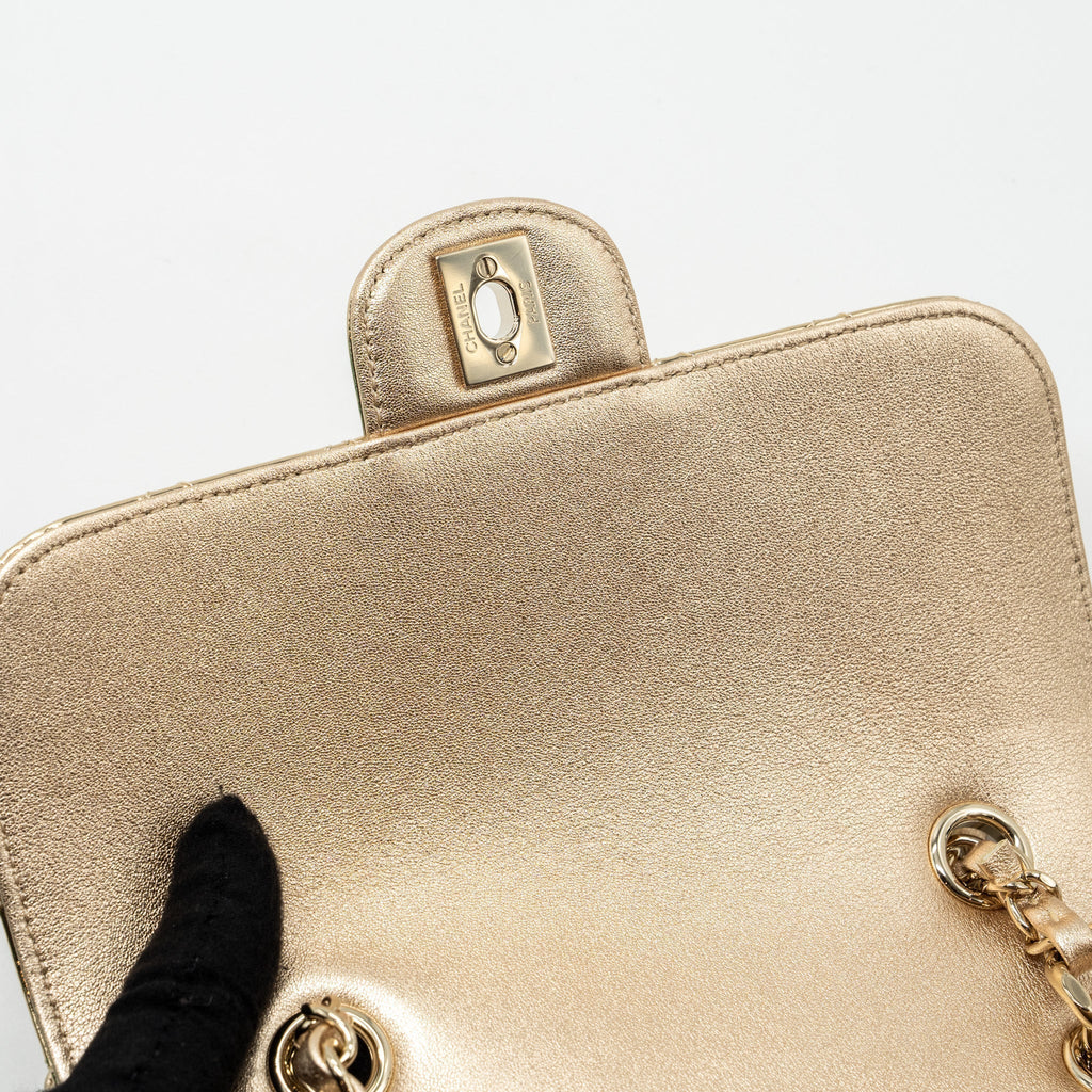 chanel-24c-backpack-with-star-patent-leather-gold-lghw-microchip