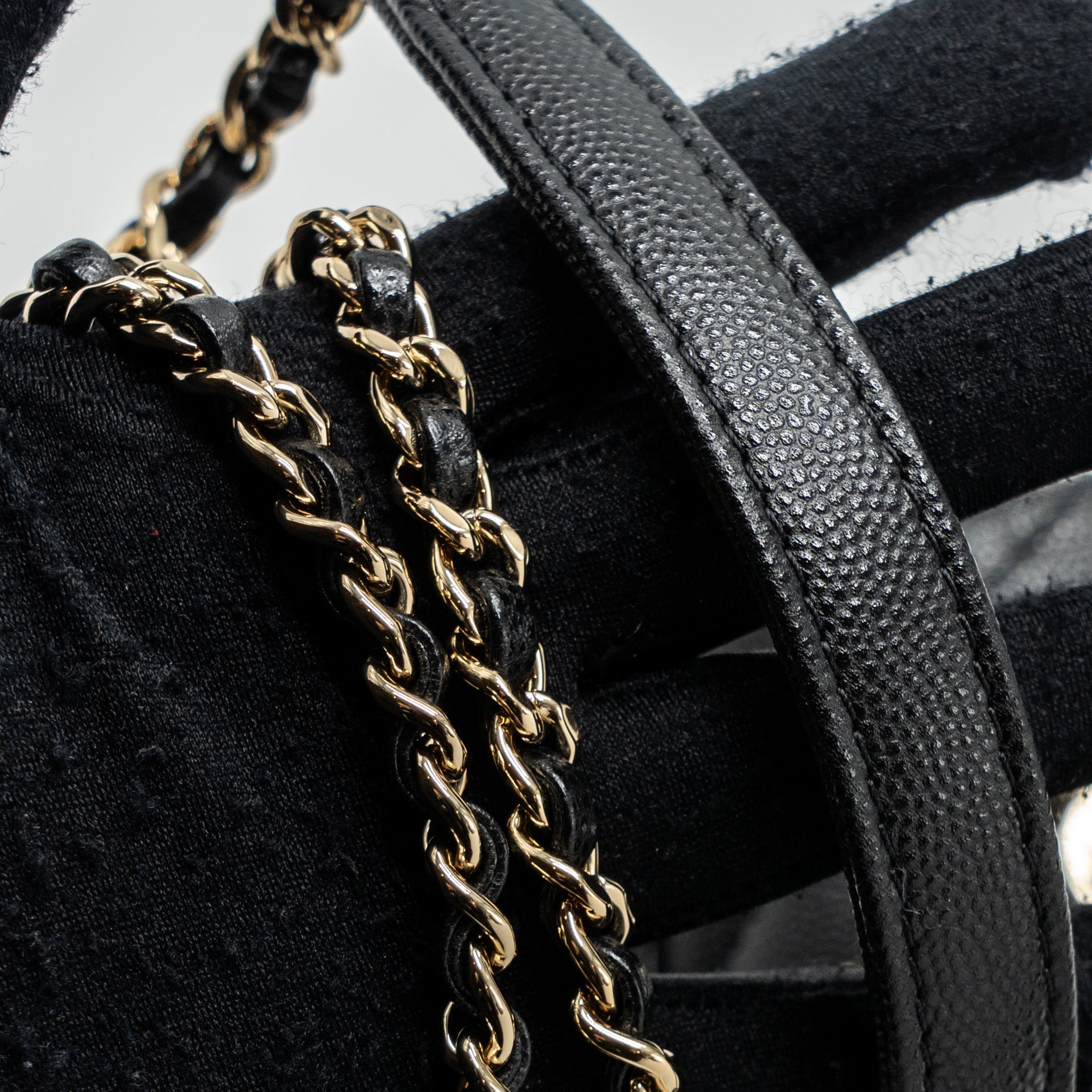 chanel-small-coco-handle-caviar-black-lghw-2