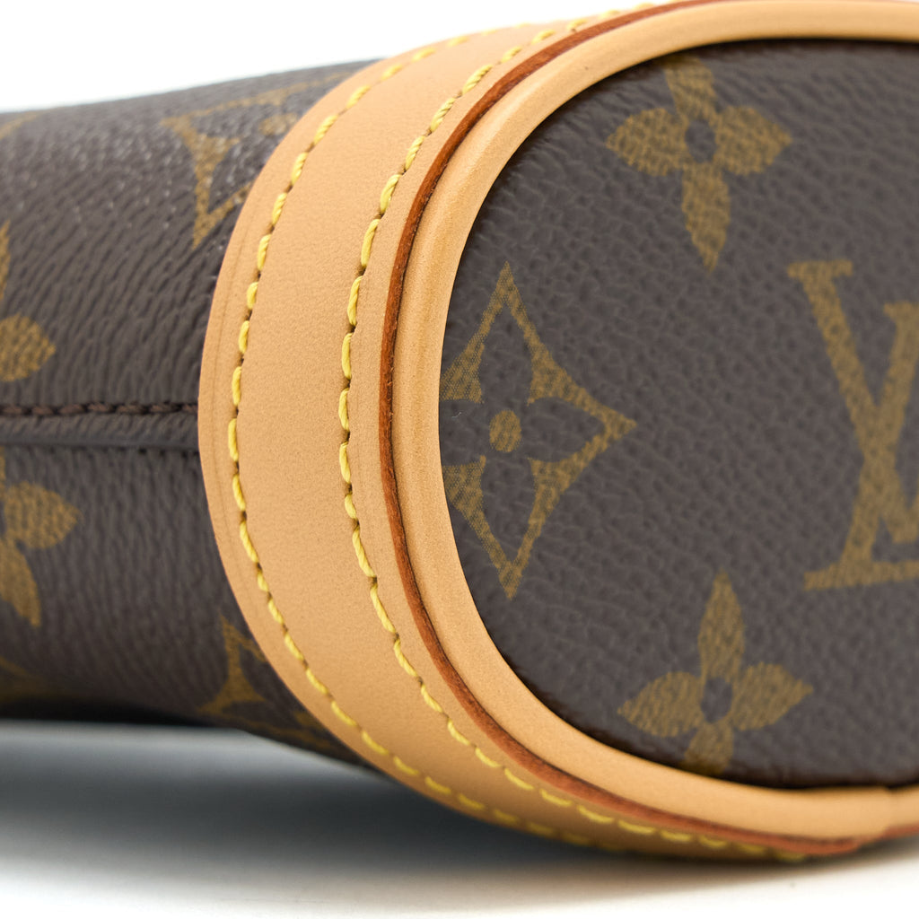 louis-vuitton-fold-me-pouch-monogram-canvas-2