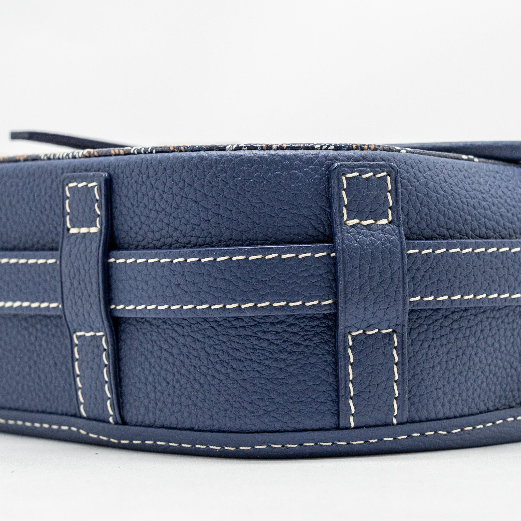 goyard-belvedere-pm-messenger-bag-goyardine-canvas-navy-shw