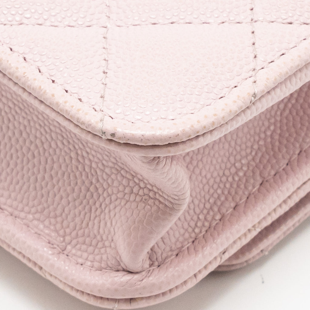 chanel-classic-wallet-on-chain-caviar-light-pink-lghw-1