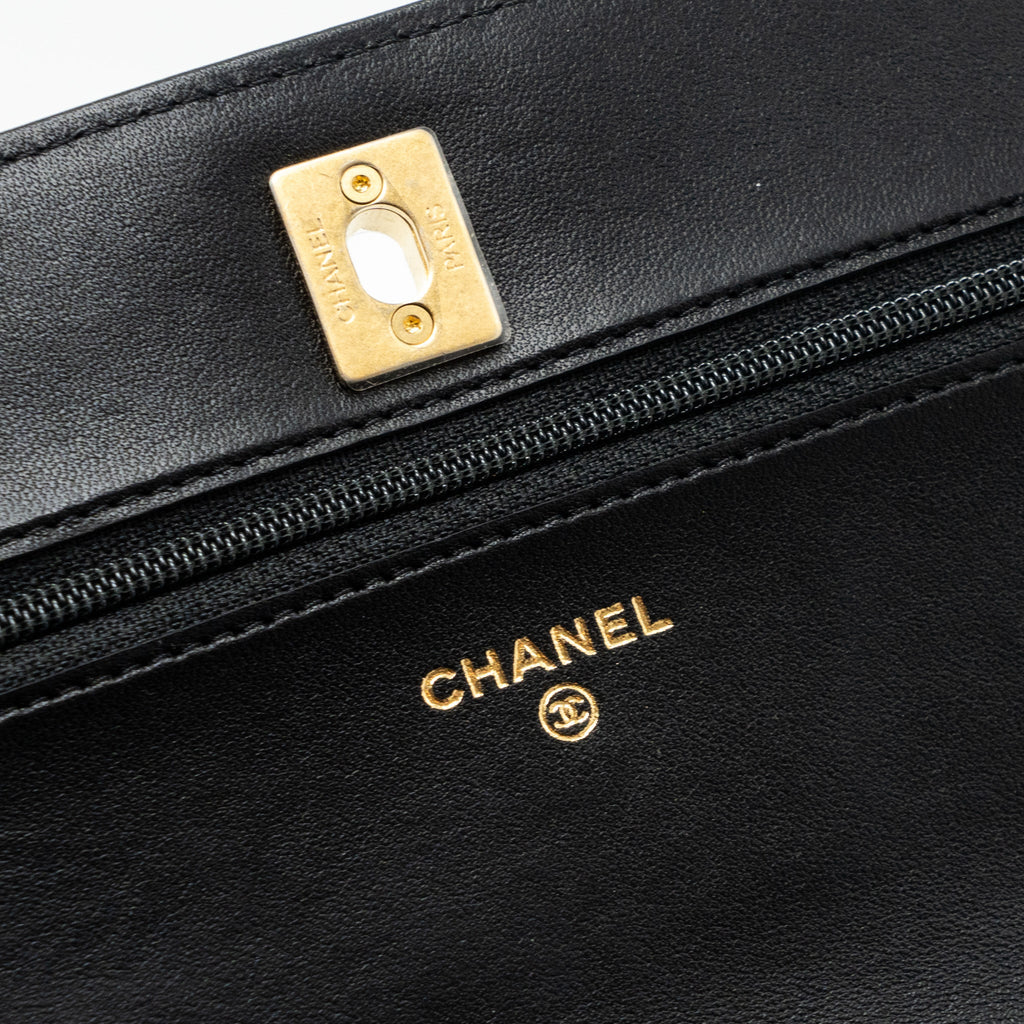chanel-pearl-crush-wallet-on-chain-lambskin-black-ghw-microchip-10