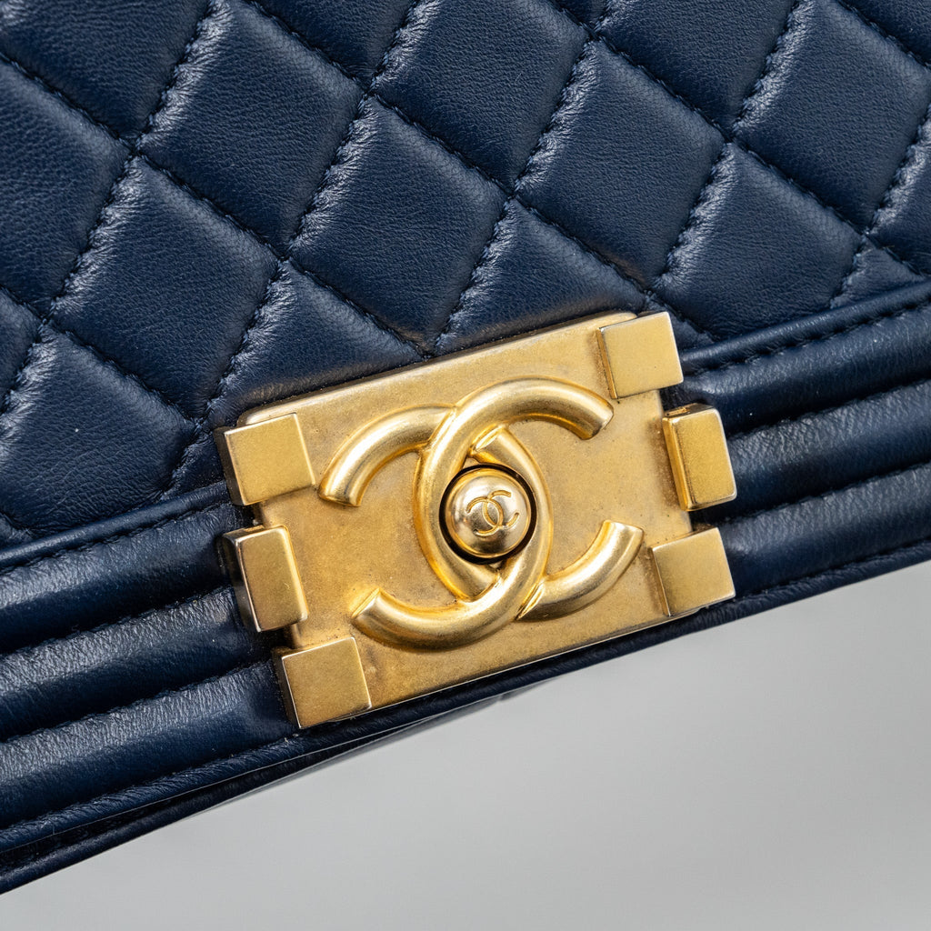 chanel-medium-boy-bag-calfskin-blue-ghw-1