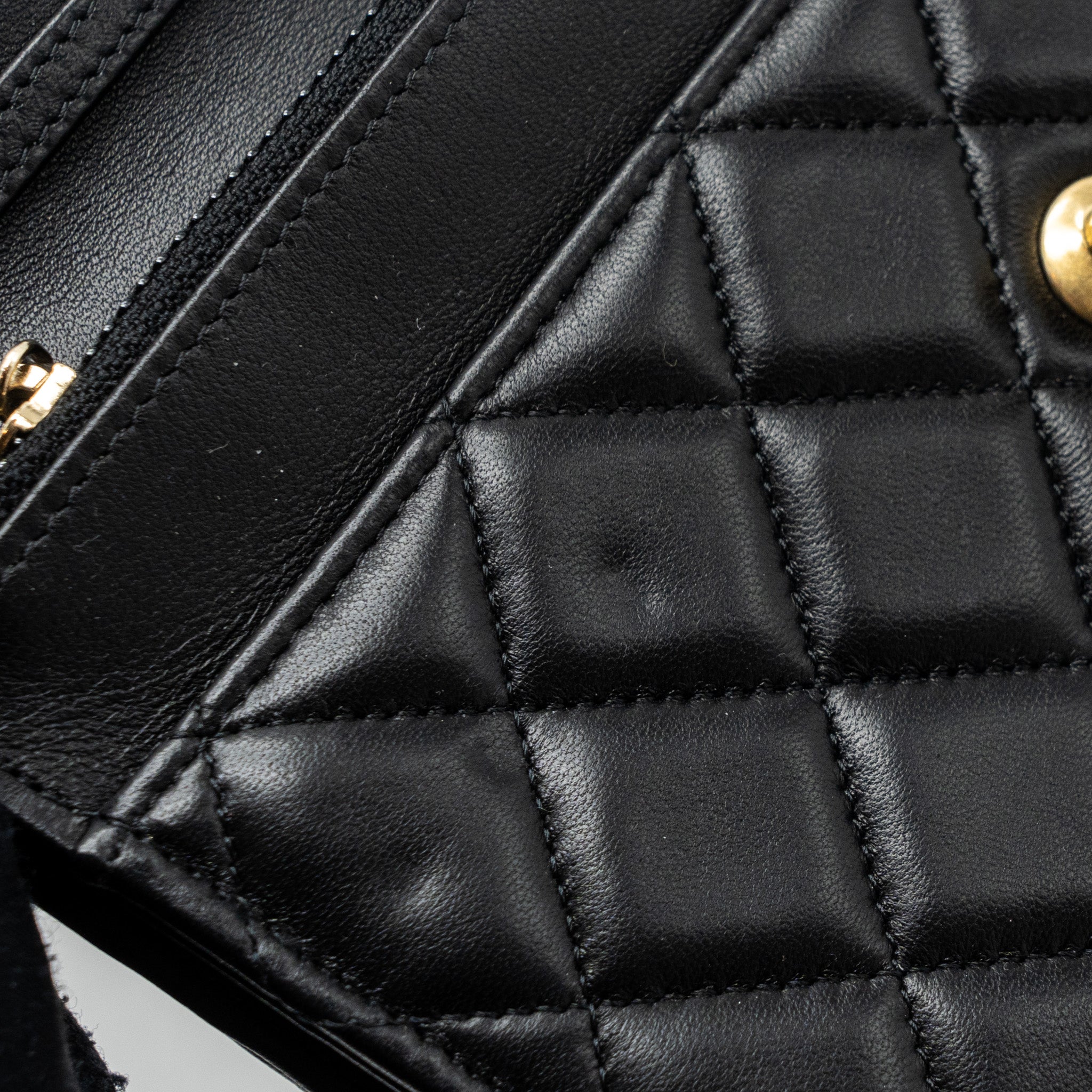 chanel-pearl-crush-wallet-on-chain-lambskin-black-ghw-microchip-10