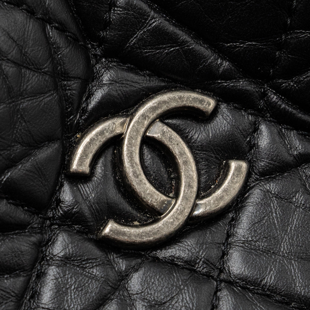 chanel-small-gabrielle-backpack-aged-calfskin-black-multicolour-hardwaremicrochip