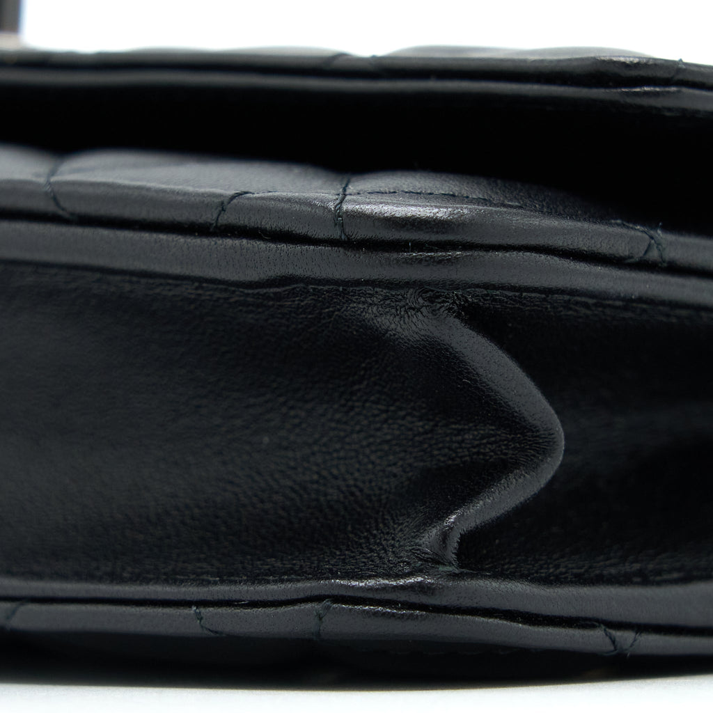 chanel-trendy-cc-wallet-on-chain-lambskin-so-black-with-black-hardware-microchip
