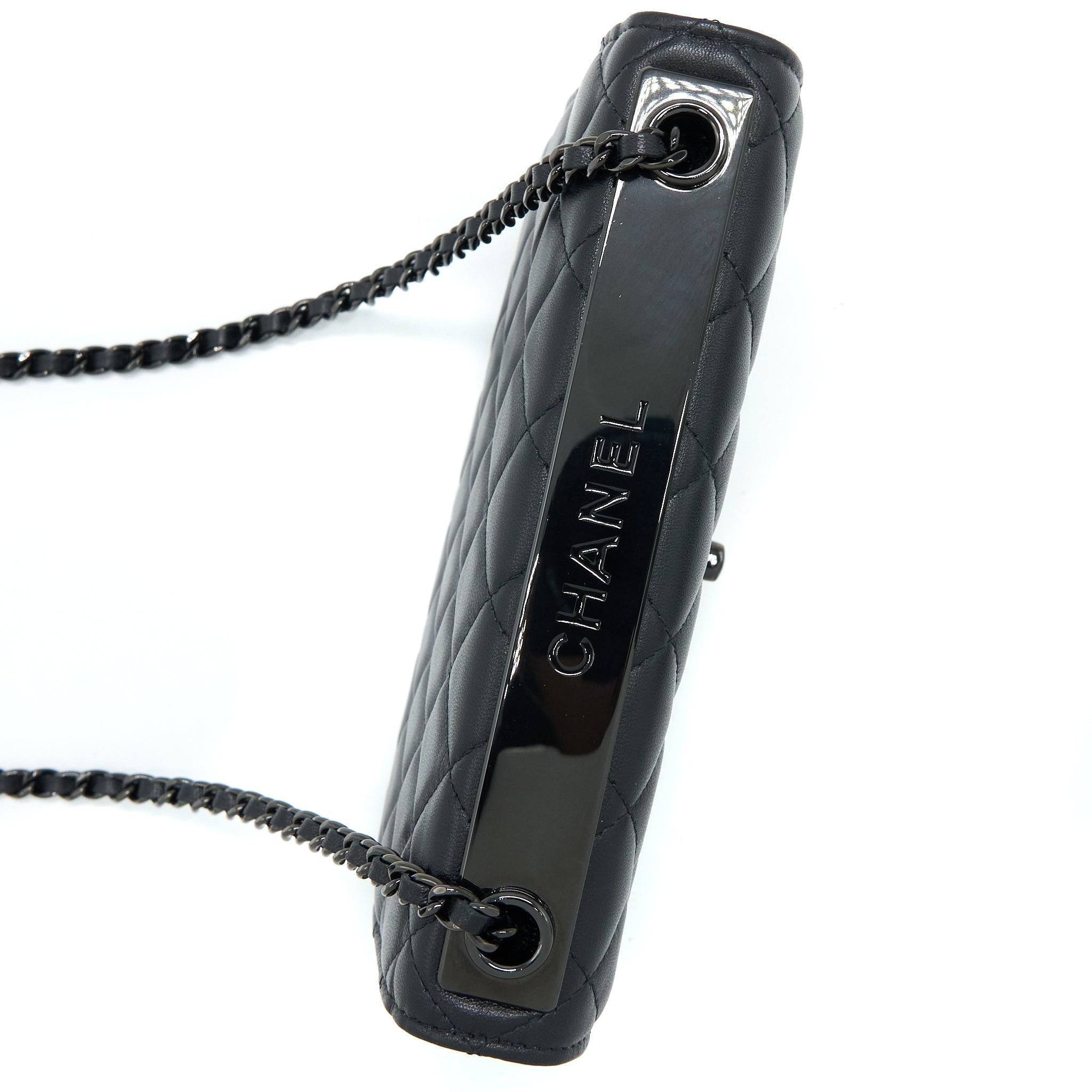 chanel-trendy-cc-wallet-on-chain-lambskin-so-black-with-black-hardware-microchip