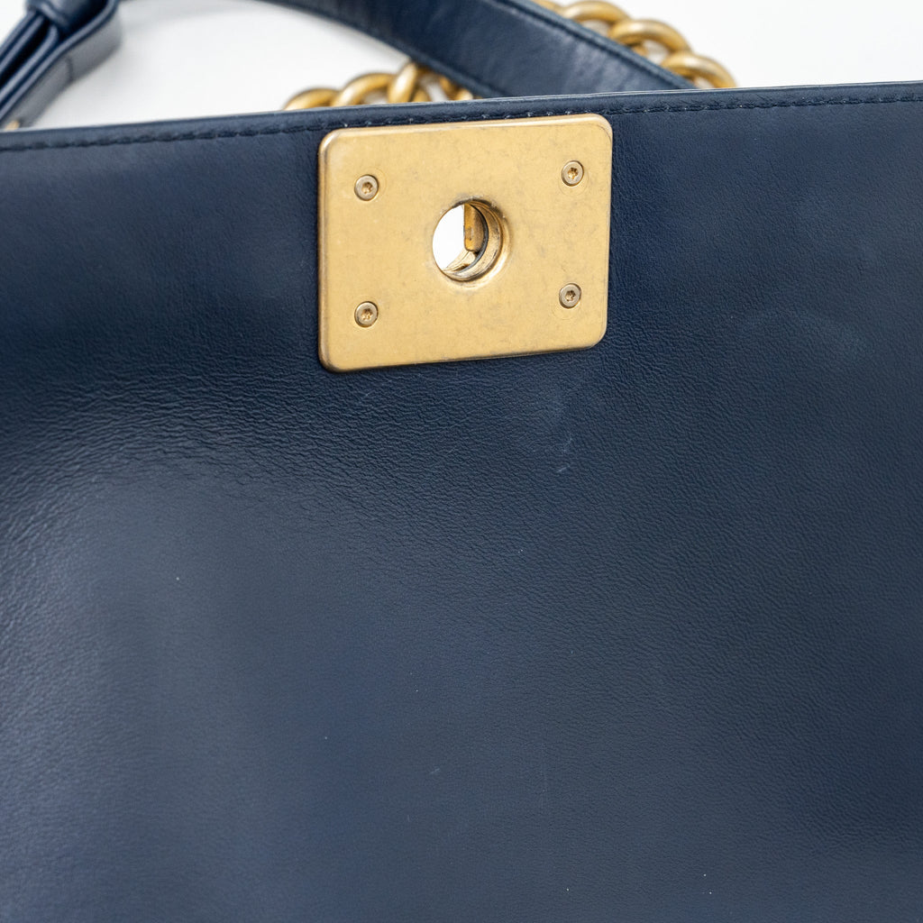 chanel-medium-boy-bag-calfskin-blue-ghw-1
