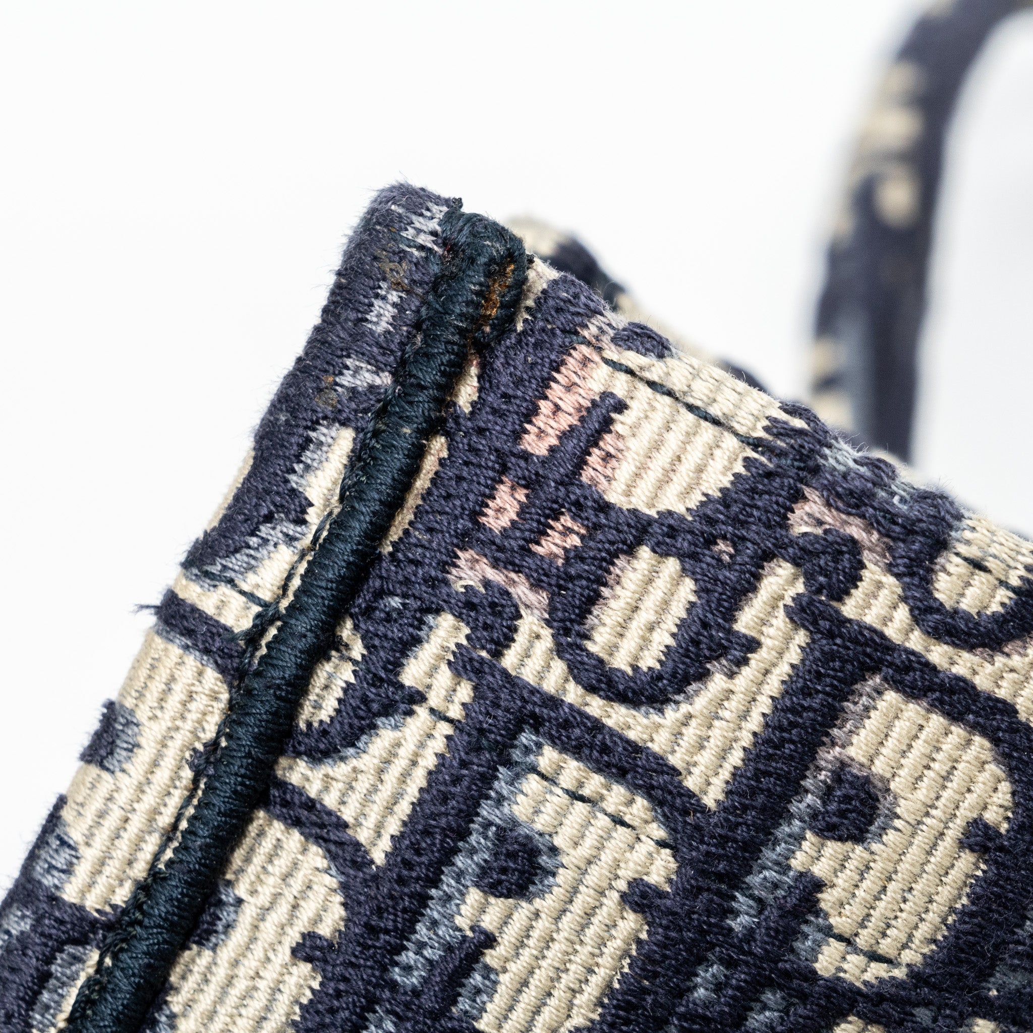 dior-medium-book-tote-blue-oblique-emboidery