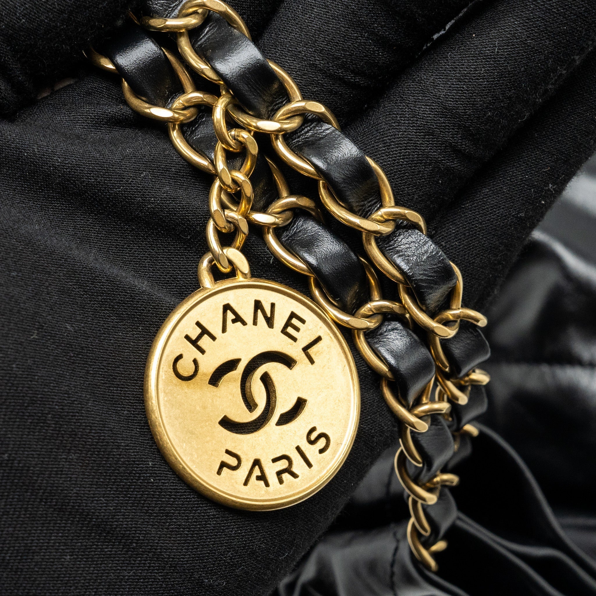 chanel-medium-22-bag-shiny-calfskin-black-ghw-copy
