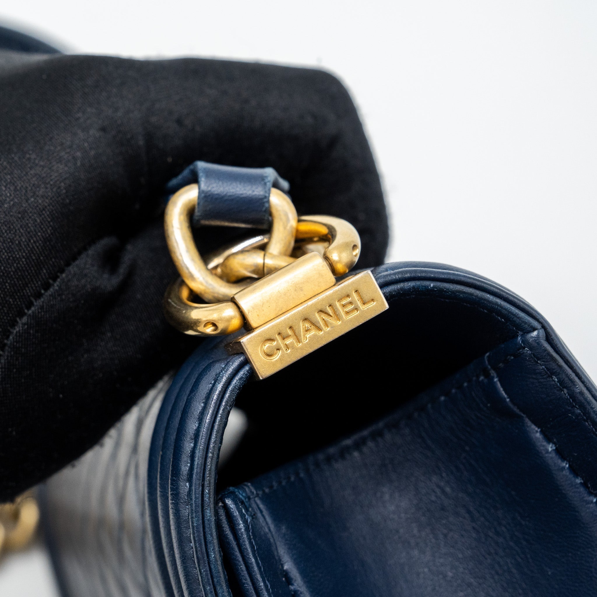 chanel-medium-boy-bag-calfskin-blue-ghw-1