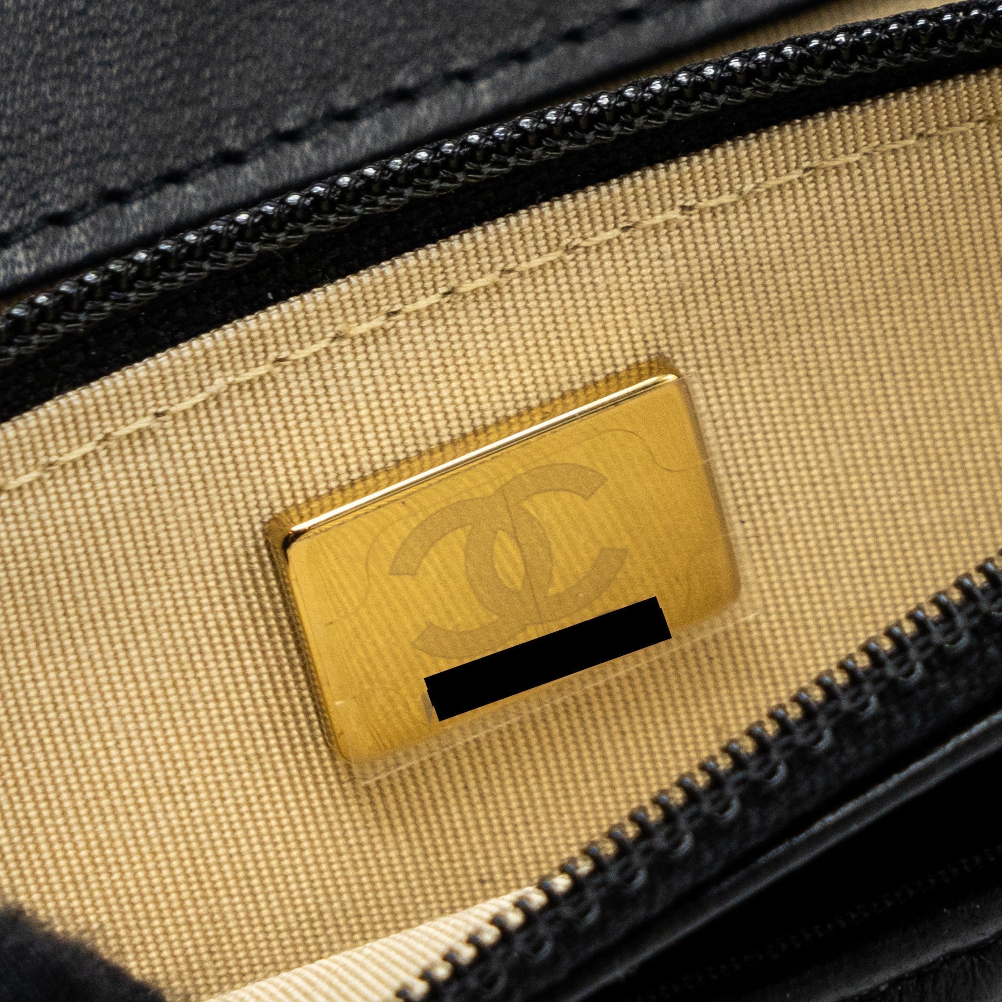 chanel-pearl-crush-wallet-on-chain-lambskin-black-ghw-microchip-10