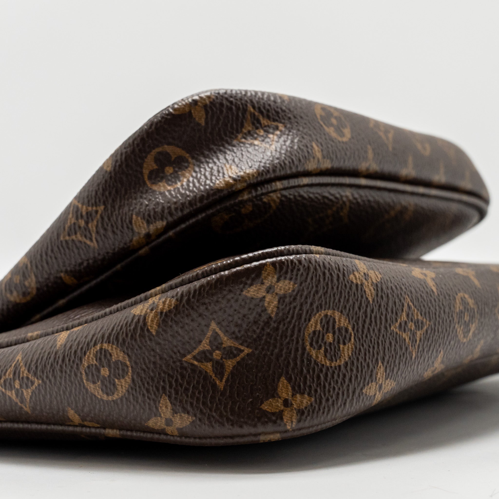 louis-vuitton-multi-pochette-khaki-strap-monogram-canvas-ghw