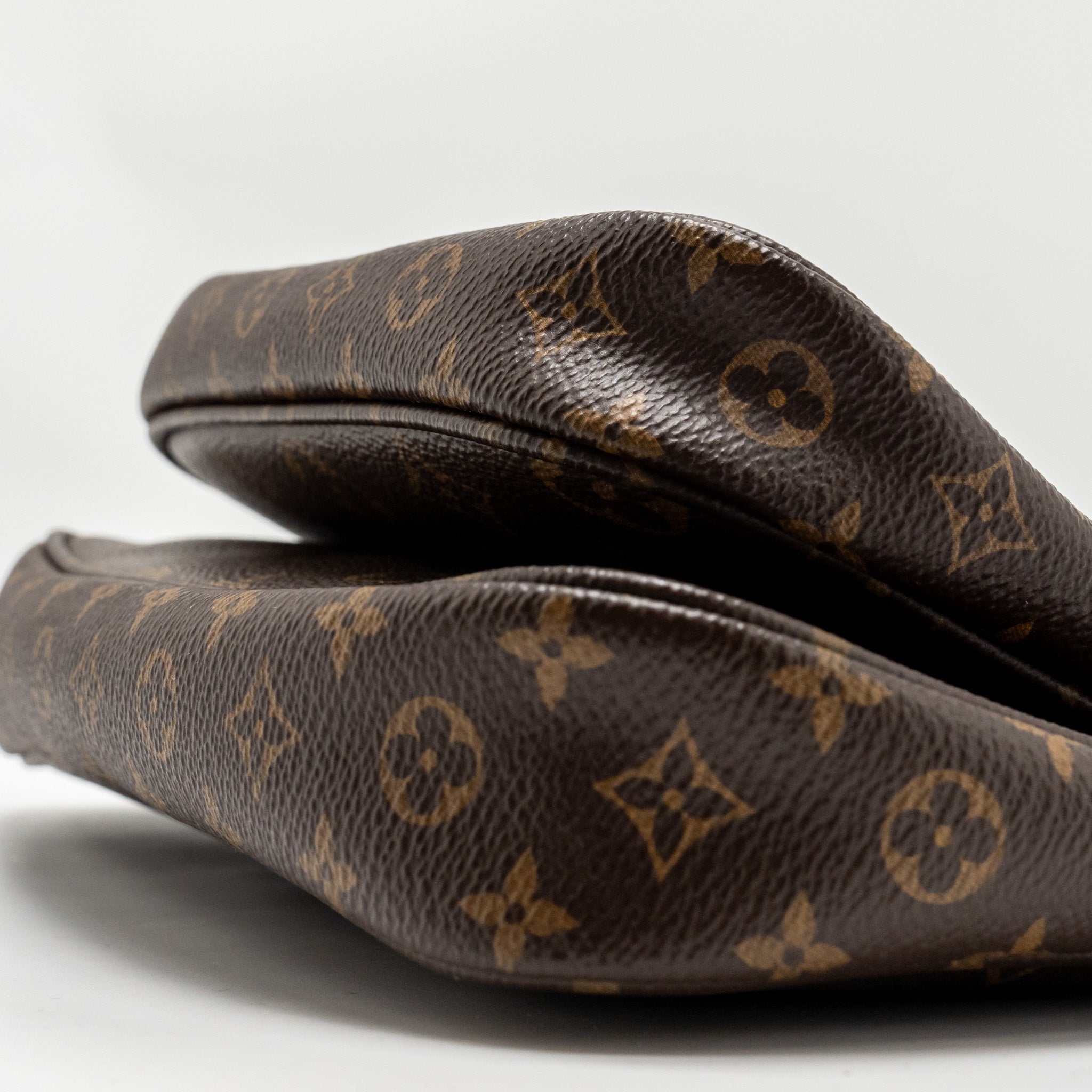 louis-vuitton-multi-pochette-khaki-strap-monogram-canvas-ghw