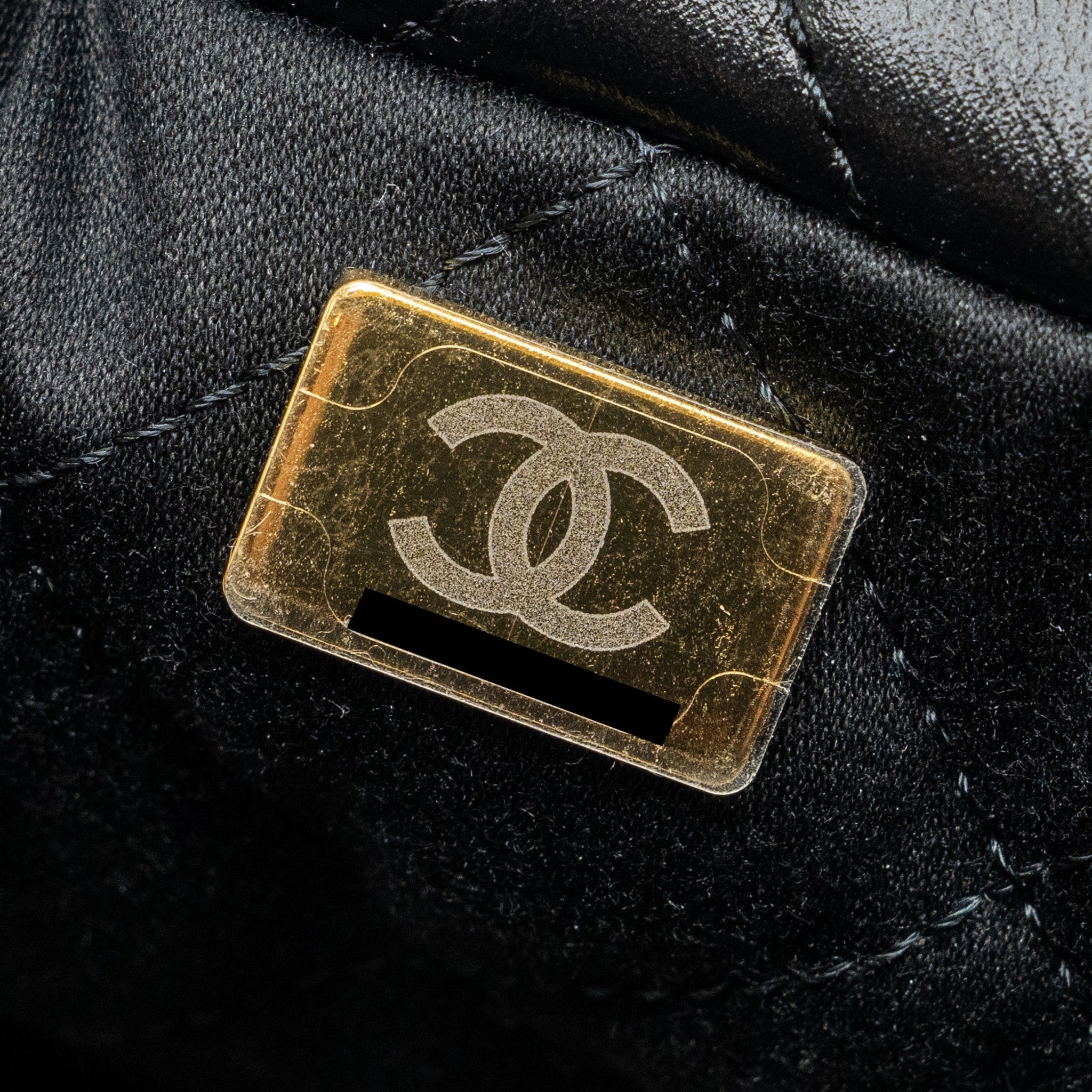 chanel-medium-22-bag-shiny-calfskin-black-ghw-copy