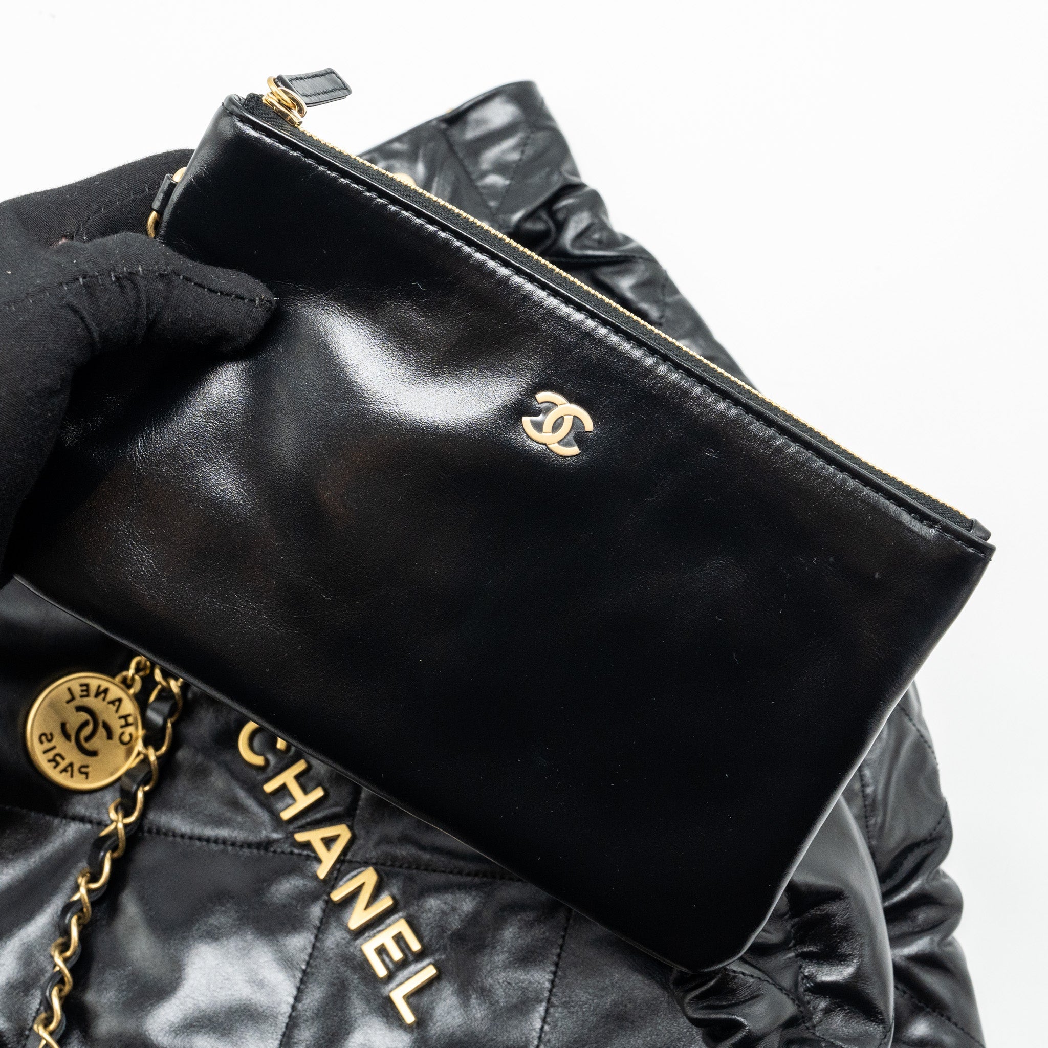 chanel-medium-22-bag-shiny-calfskin-black-ghw-copy