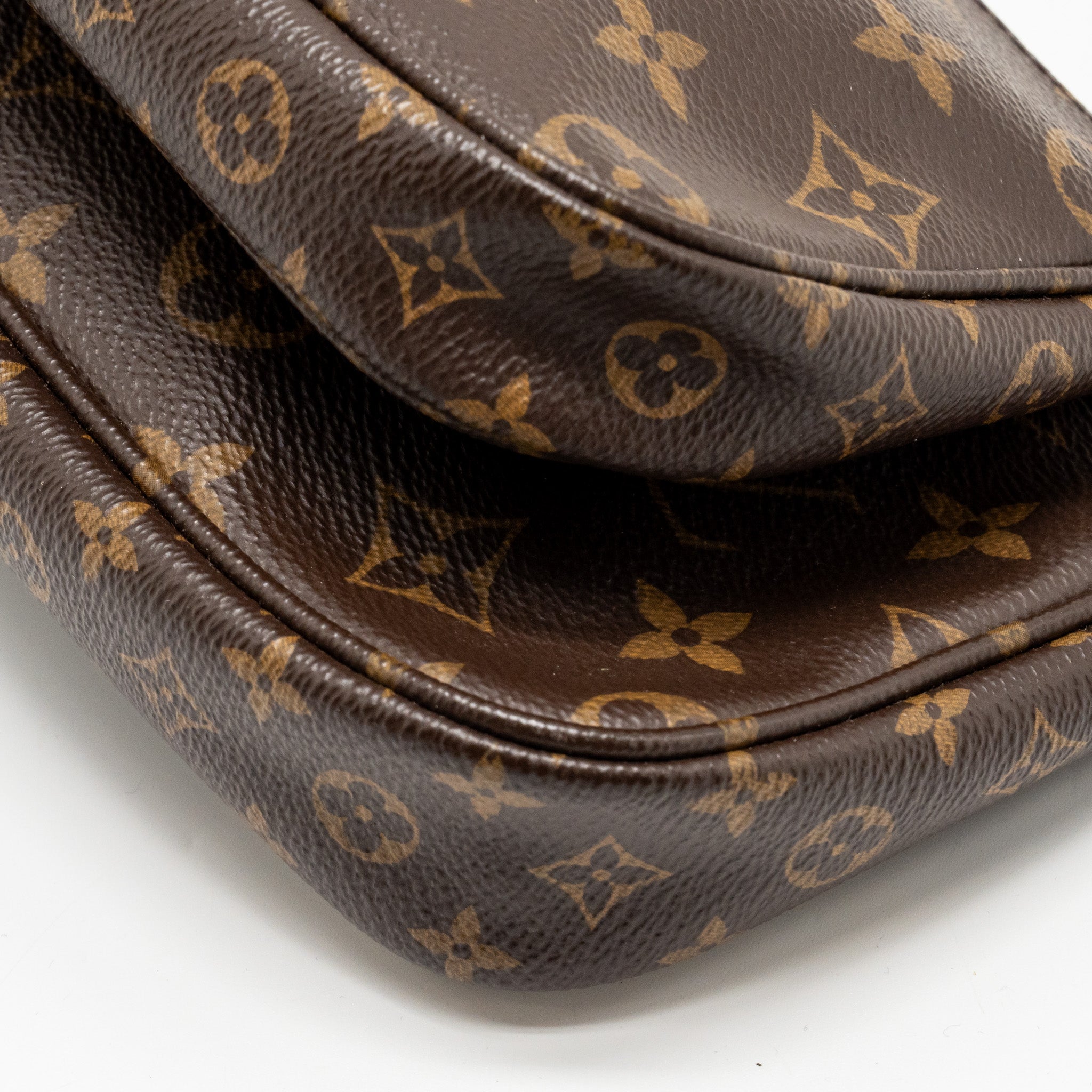 louis-vuitton-multi-pochette-khaki-strap-monogram-canvas-ghw
