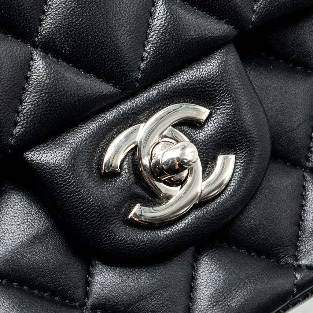 chanel-medium-classic-double-flap-bag-lambskin-black-shw-copy-1