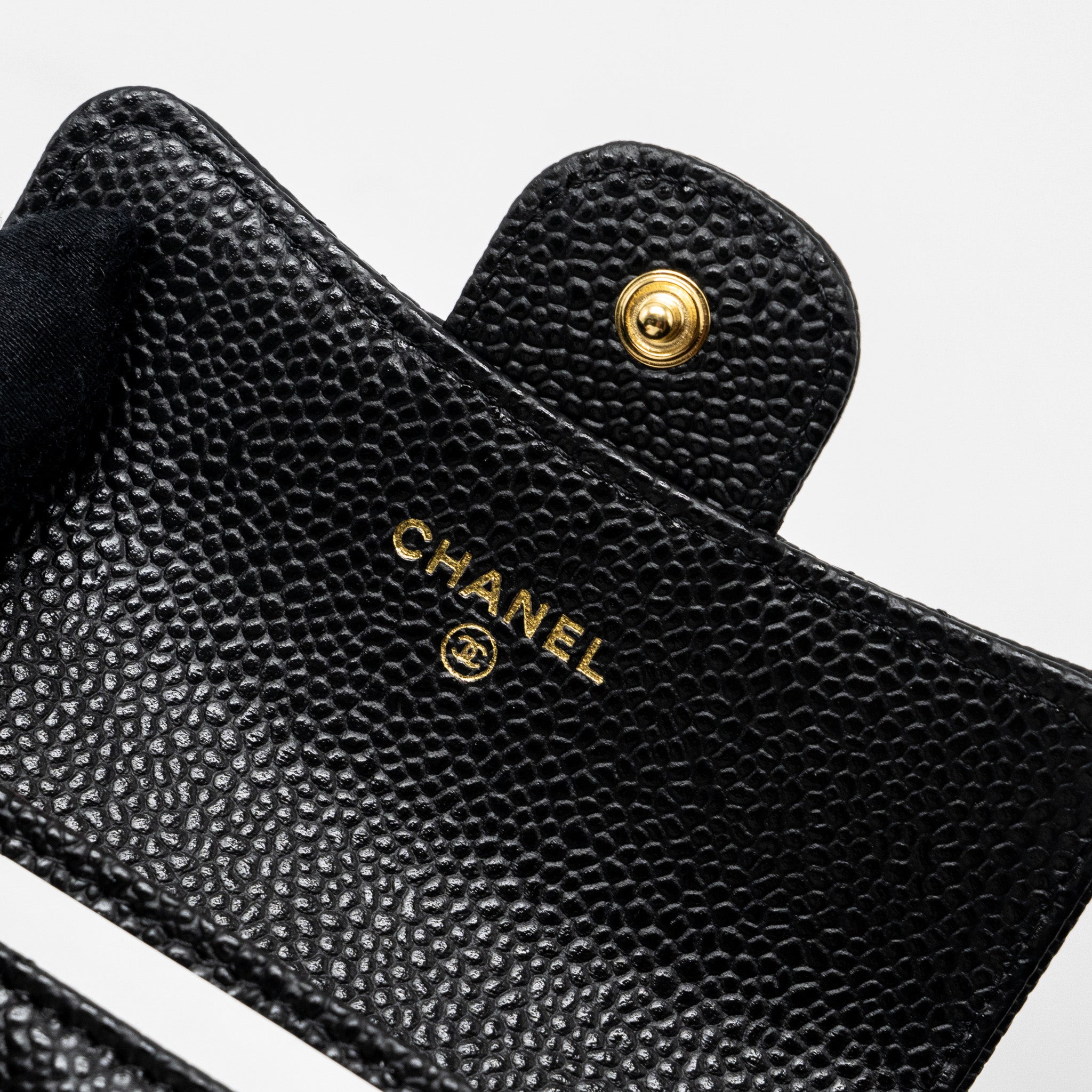 chanel-classic-flap-card-holder-caviar-black-ghw-microchip-3