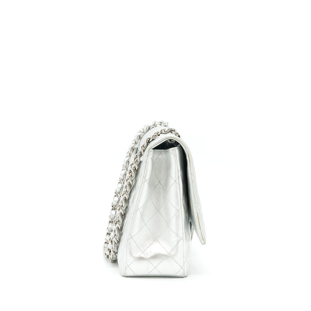 chanel-maxi-classic-double-flap-bag-lambskin-sliver-shw