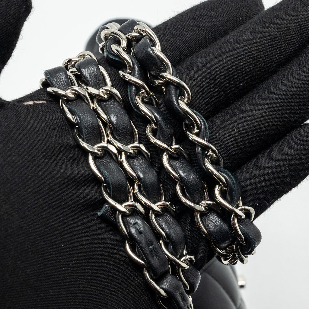 chanel-medium-classic-double-flap-bag-lambskin-black-shw-copy-1