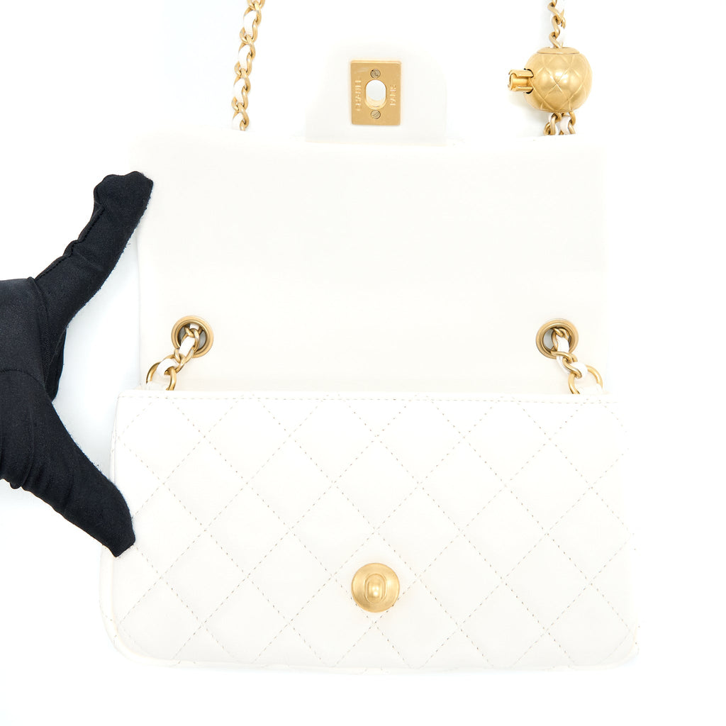 chanel-pearl-crush-mini-rectangular-lambskin-white-ghw-microchip