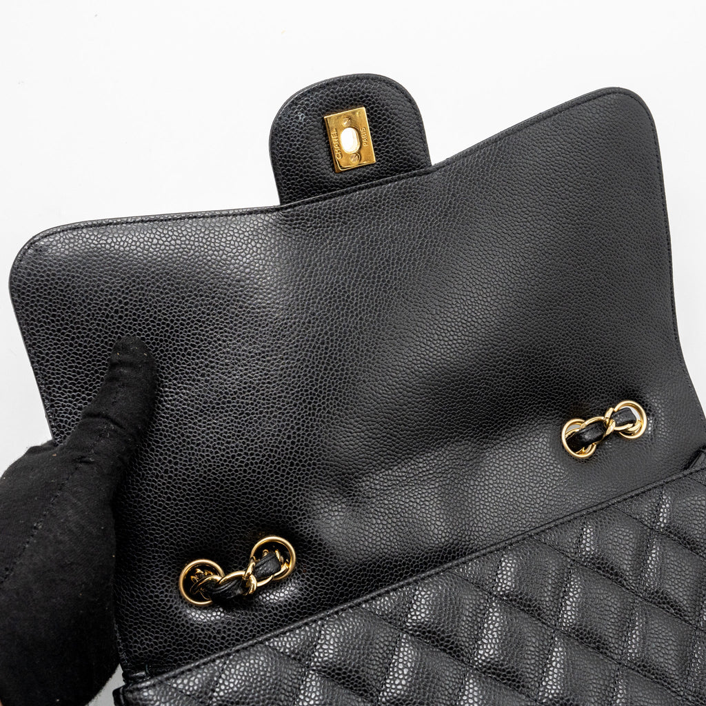 chanel-classic-jumbo-single-flap-bag-caviar-black-ghw