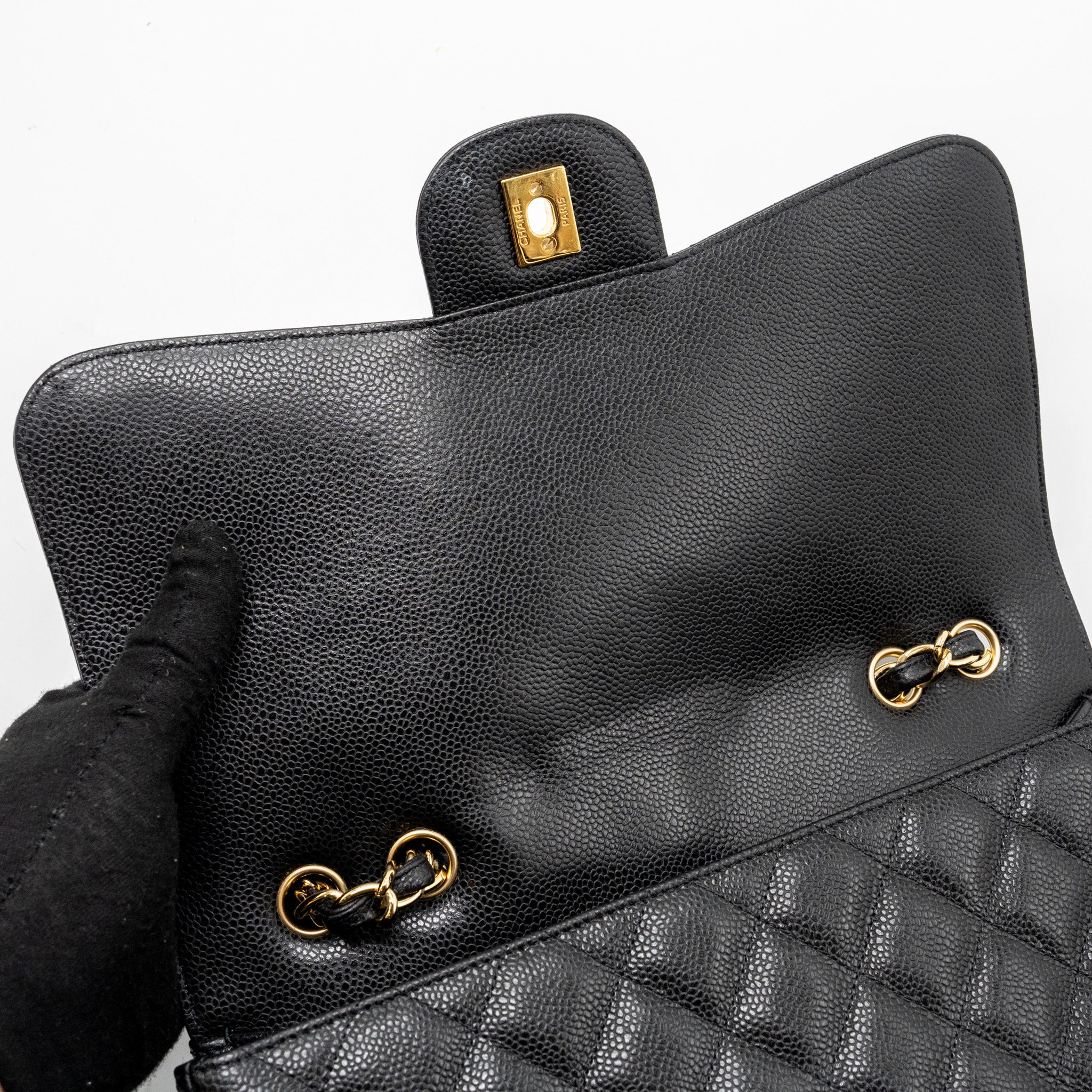 chanel-classic-jumbo-single-flap-bag-caviar-black-ghw