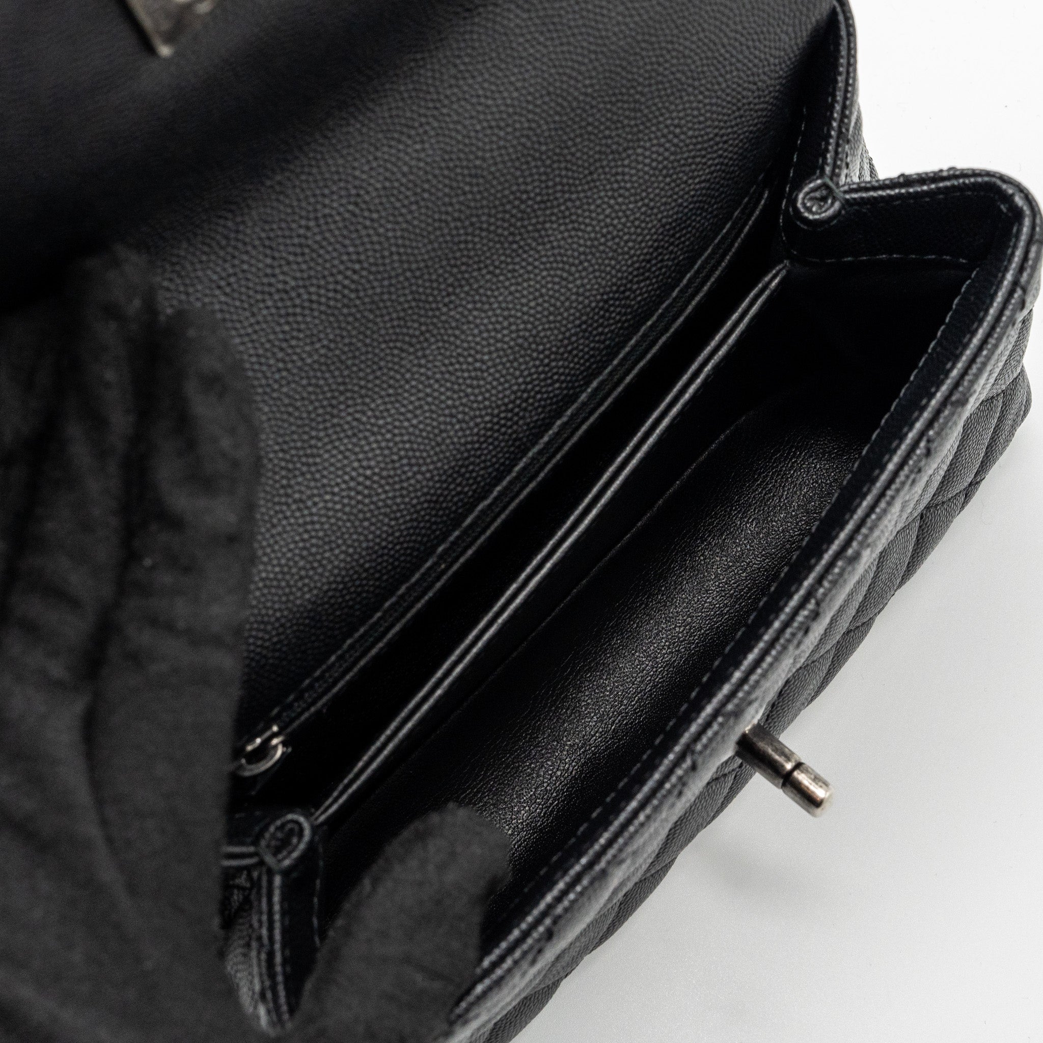 chanel-small-coco-handle-caviar-black-lghw-microchip-9