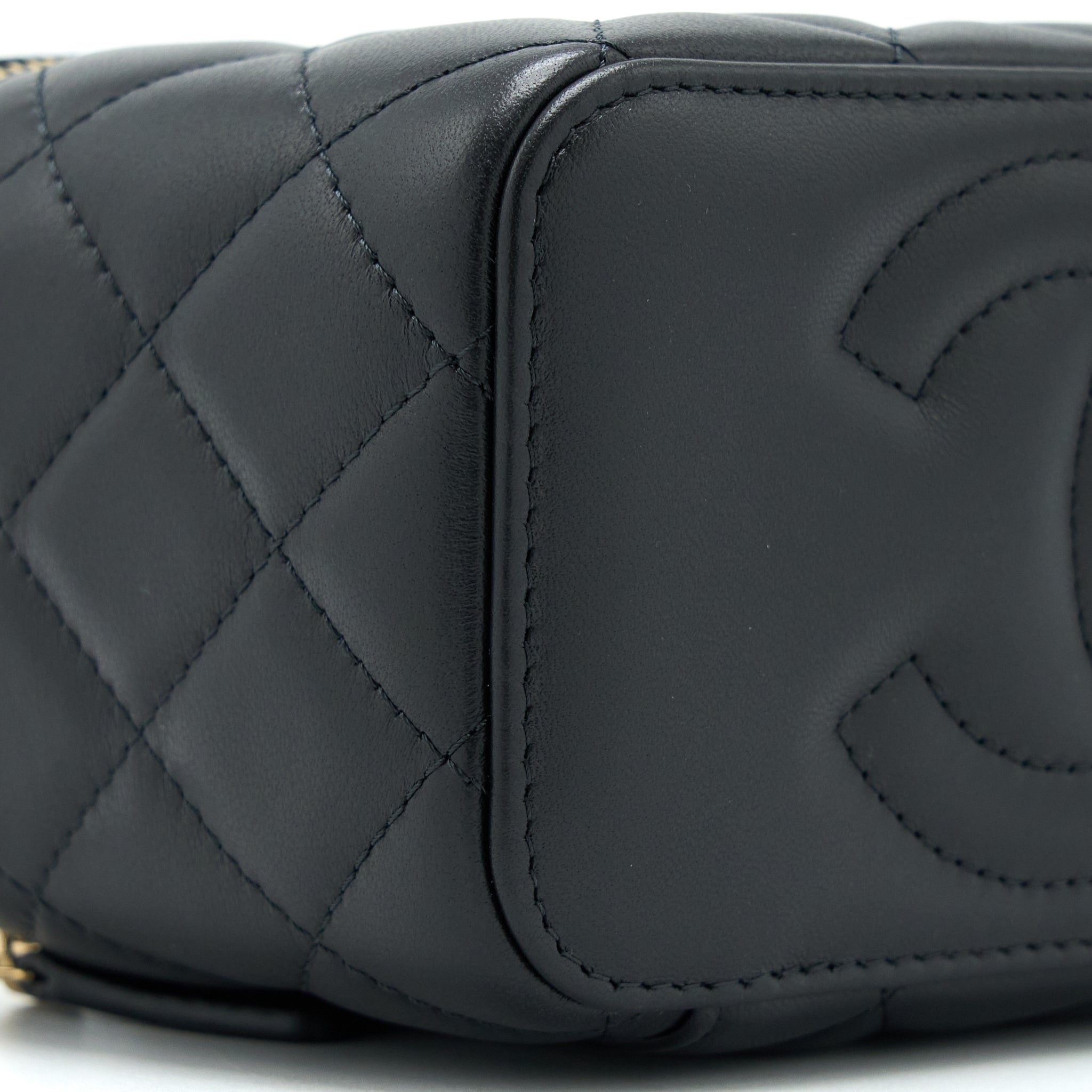 chanel-22a-pearl-crush-long-vanity-with-chain-lambskin-black-ghw-1