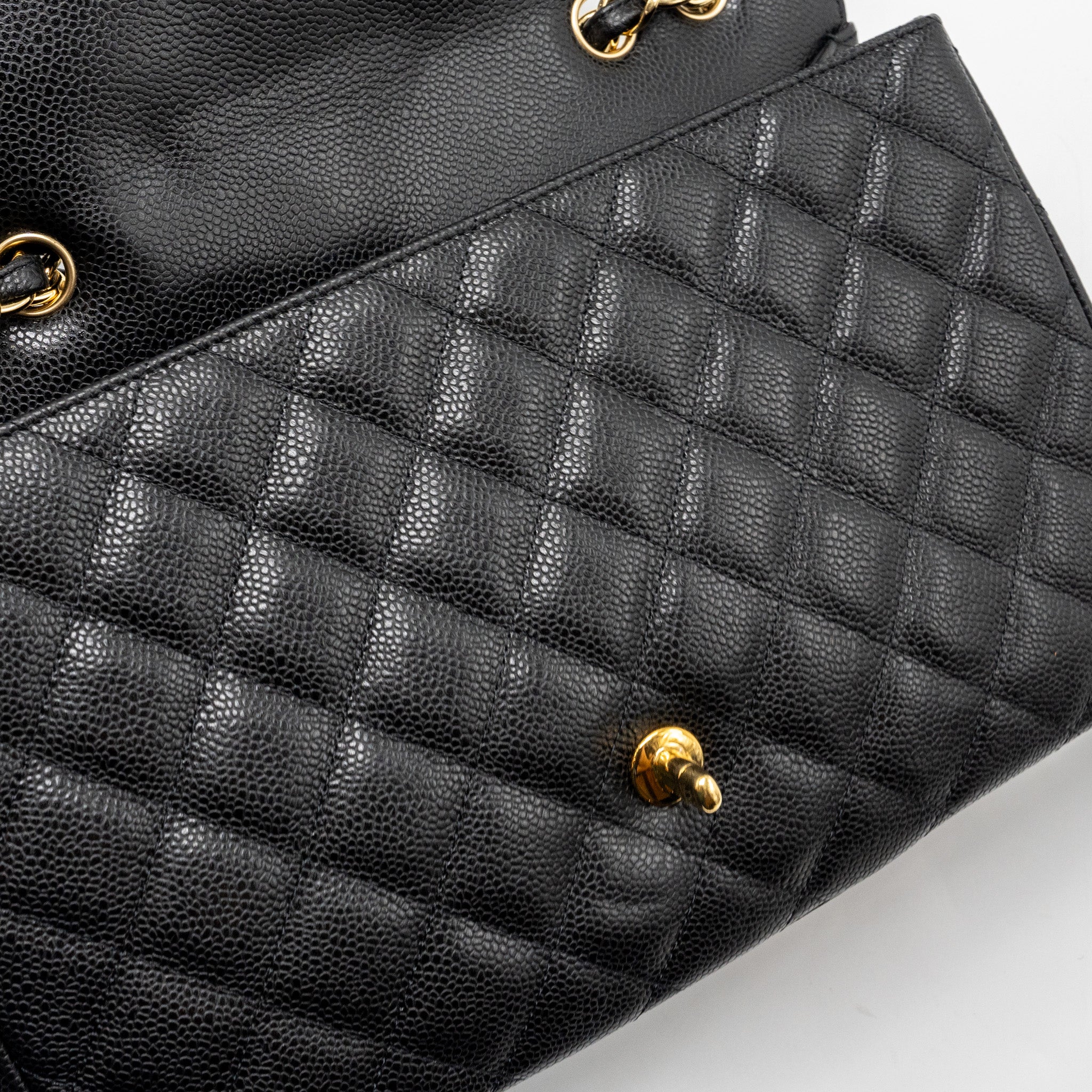 chanel-classic-jumbo-single-flap-bag-caviar-black-ghw