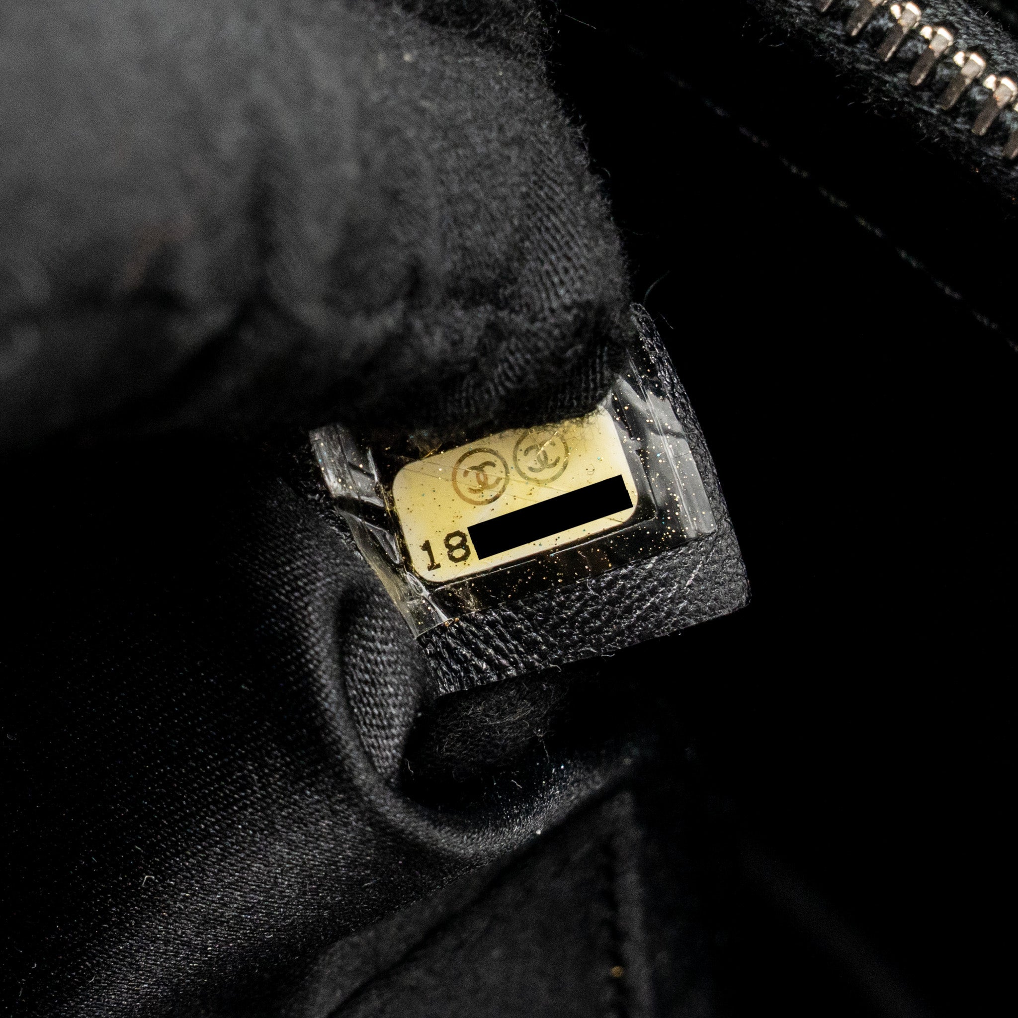 chanel-grand-shopping-tote-caviar-black-shw-3
