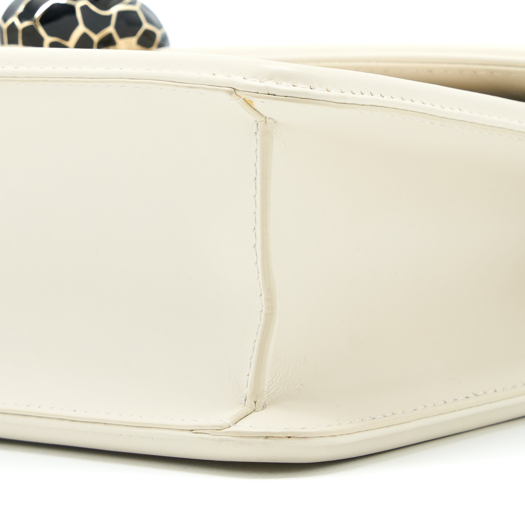 bvlgari-serpenti-forever-flap-bag-limited-edition-calfskin-white-lghw