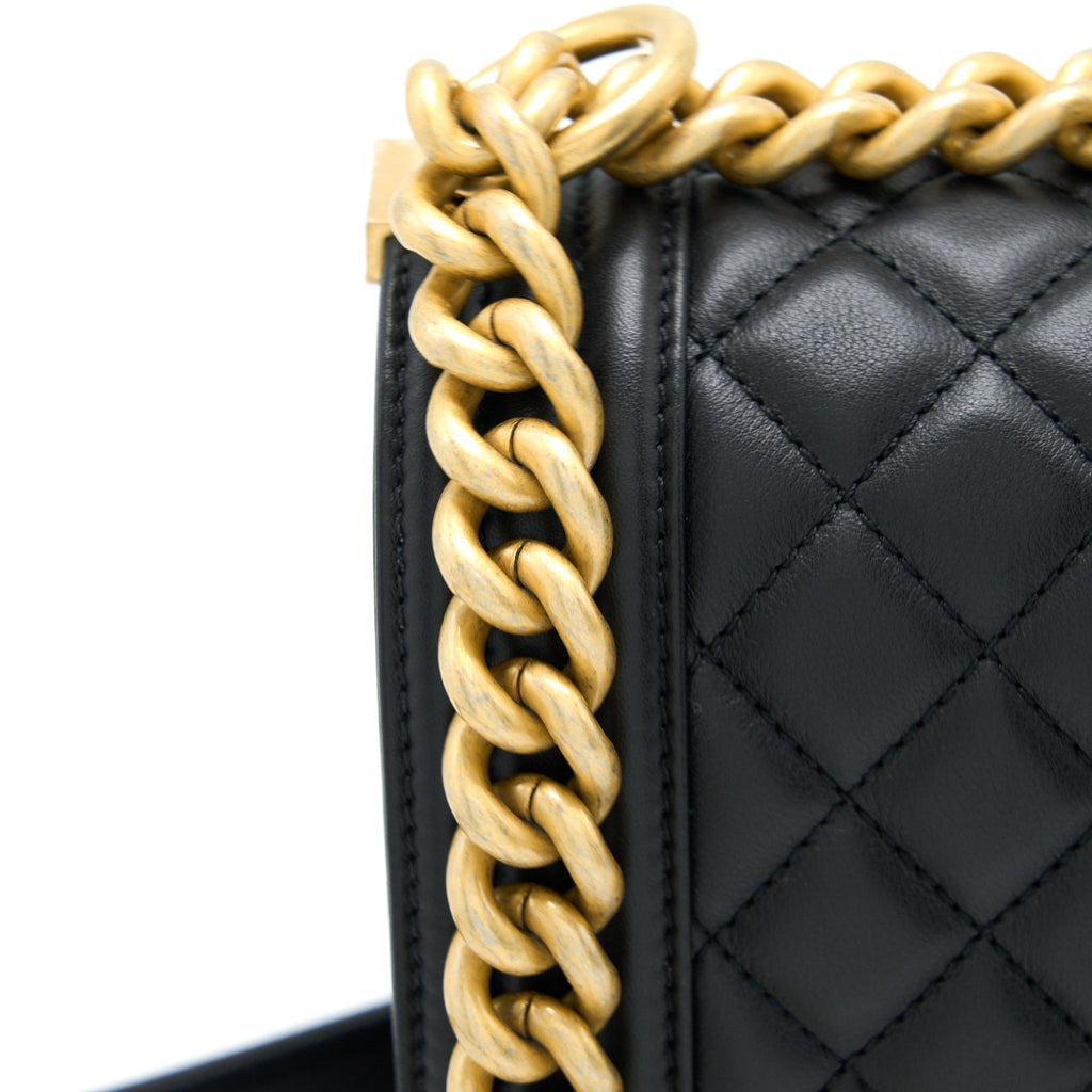 chanel-medium-boy-bag-lambskin-black-ghw-microchip