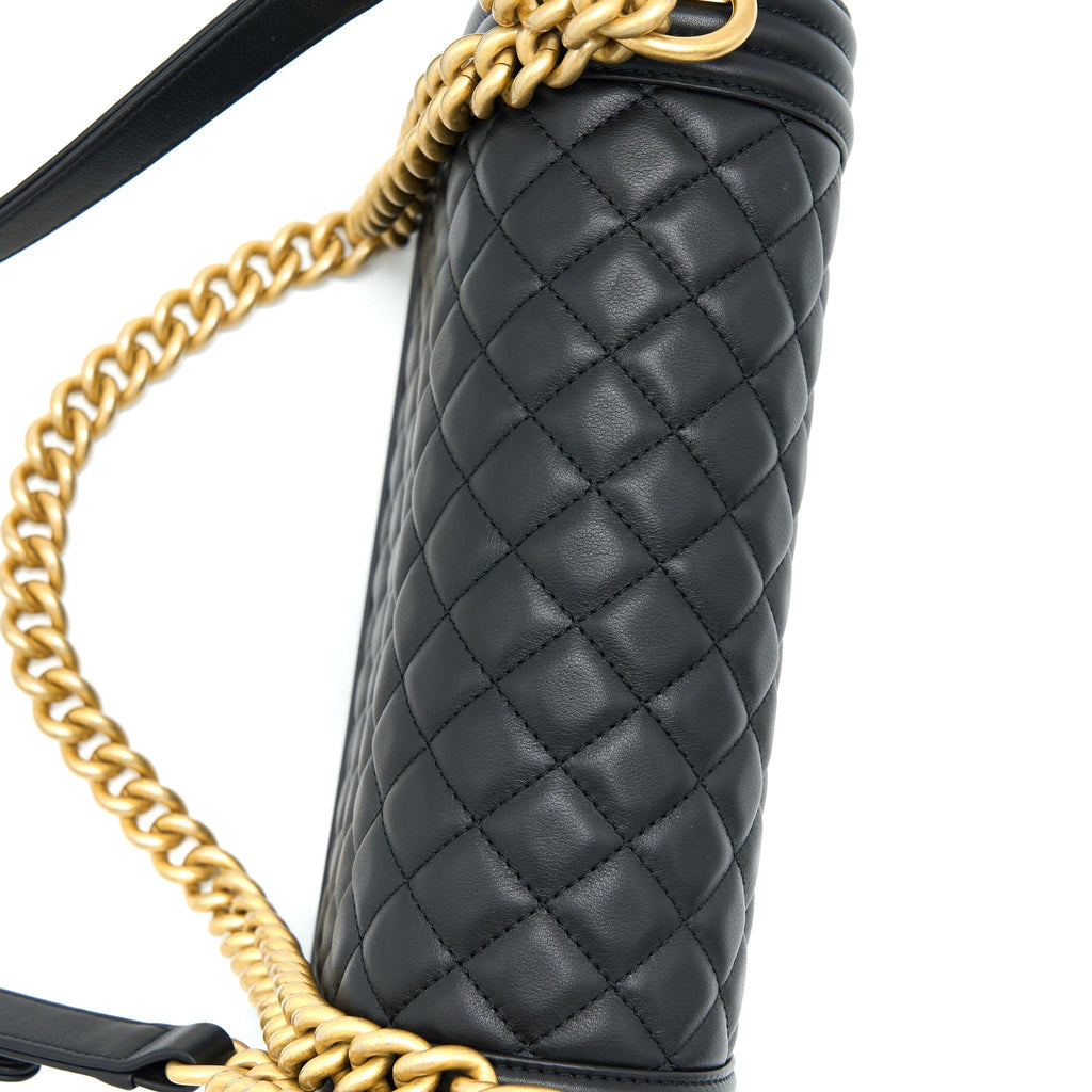 chanel-medium-boy-bag-lambskin-black-ghw-microchip
