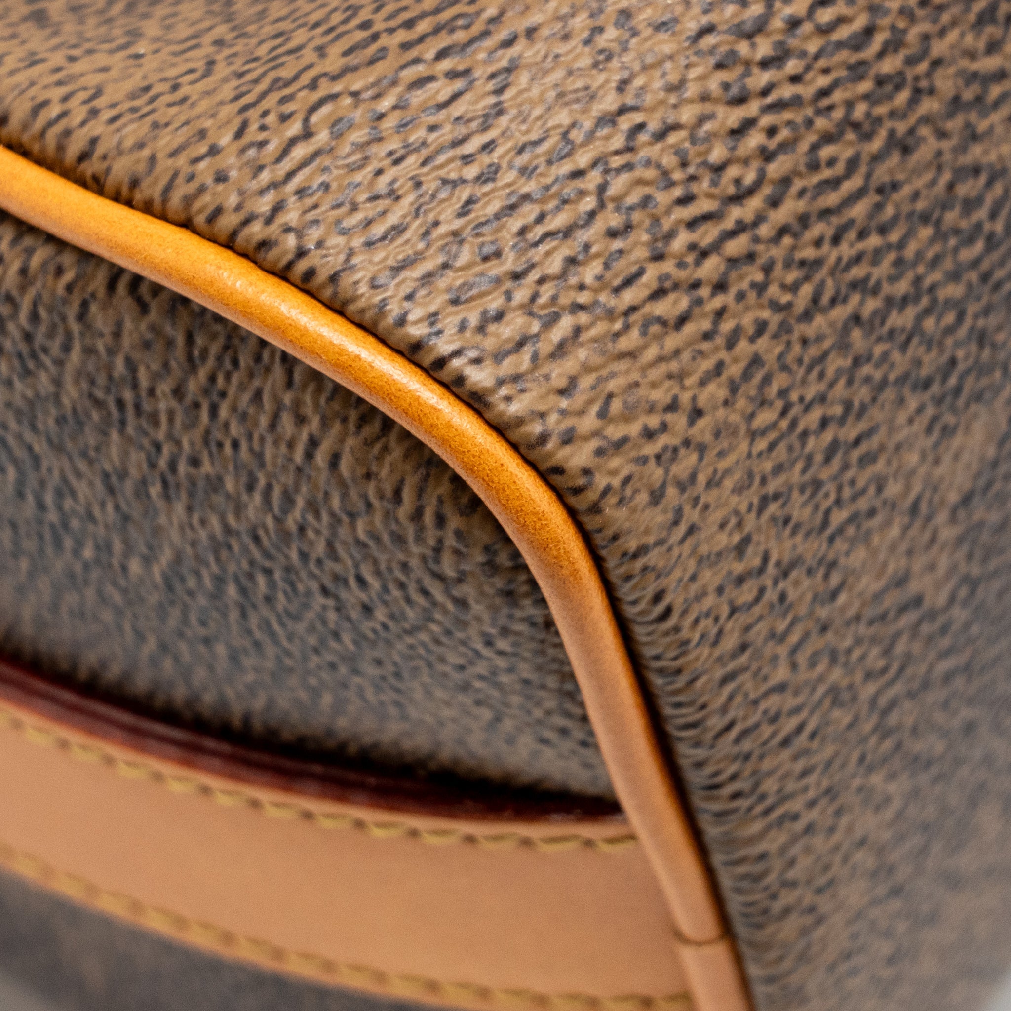 louis-vuitton-keepall-bandouliere-25-monogram-dust-coated-canvas-ghw