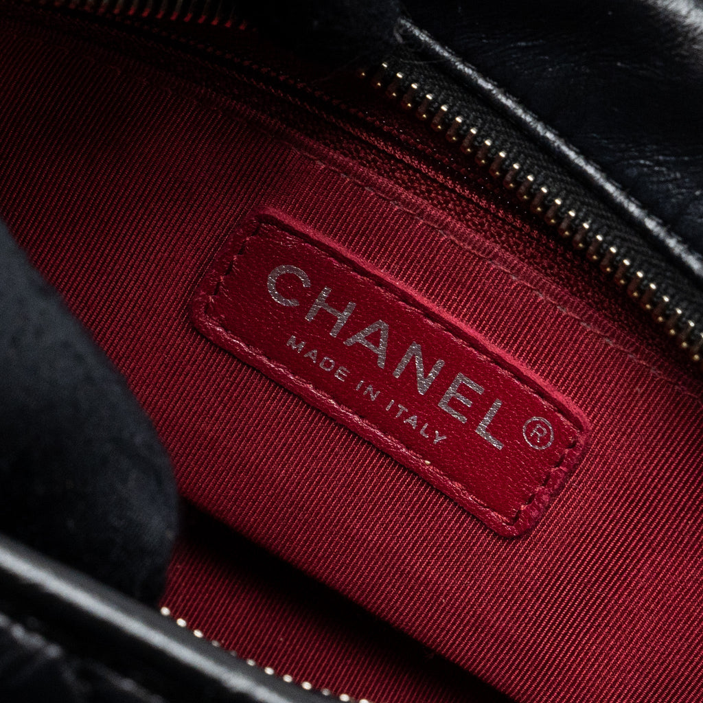 chanel-chevron-small-gabrielle-hobo-bag-calfskin-black-multicolor-hardware