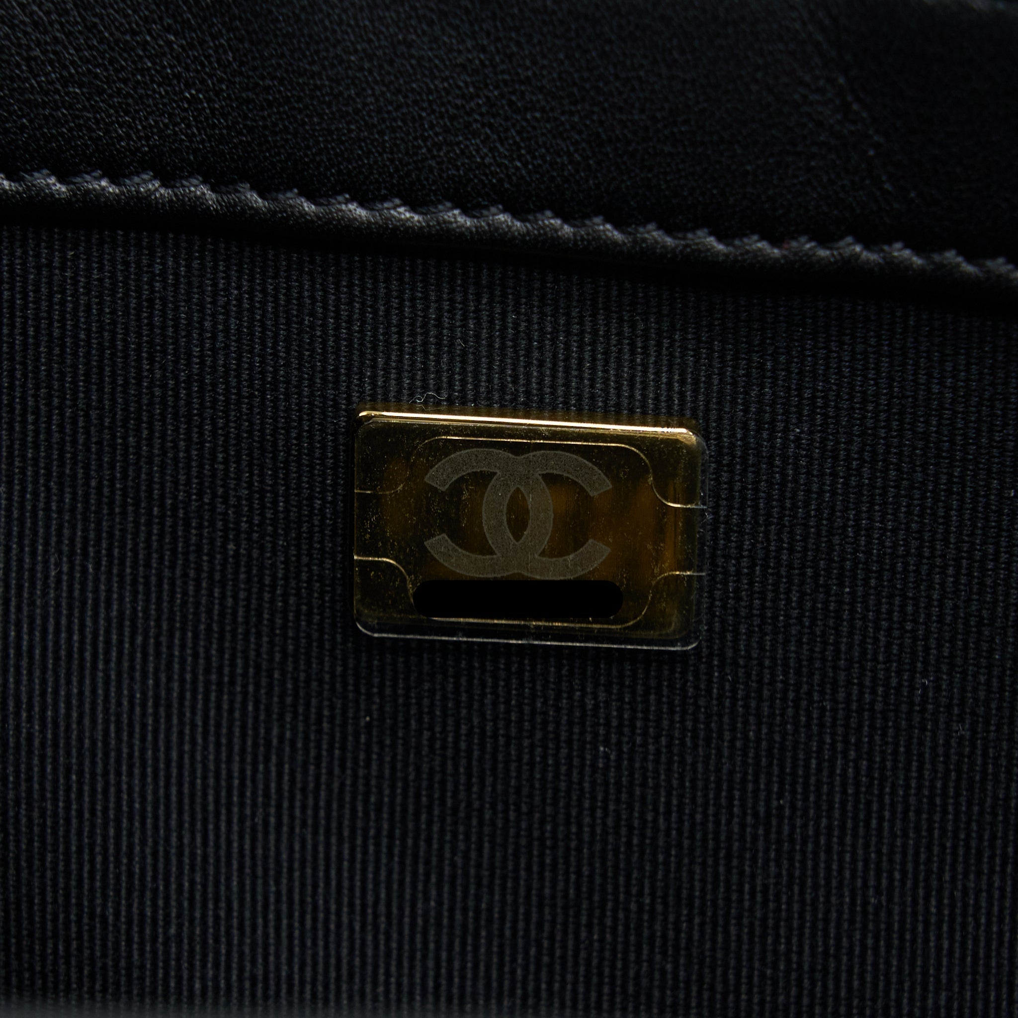 chanel-medium-boy-bag-lambskin-black-ghw-microchip