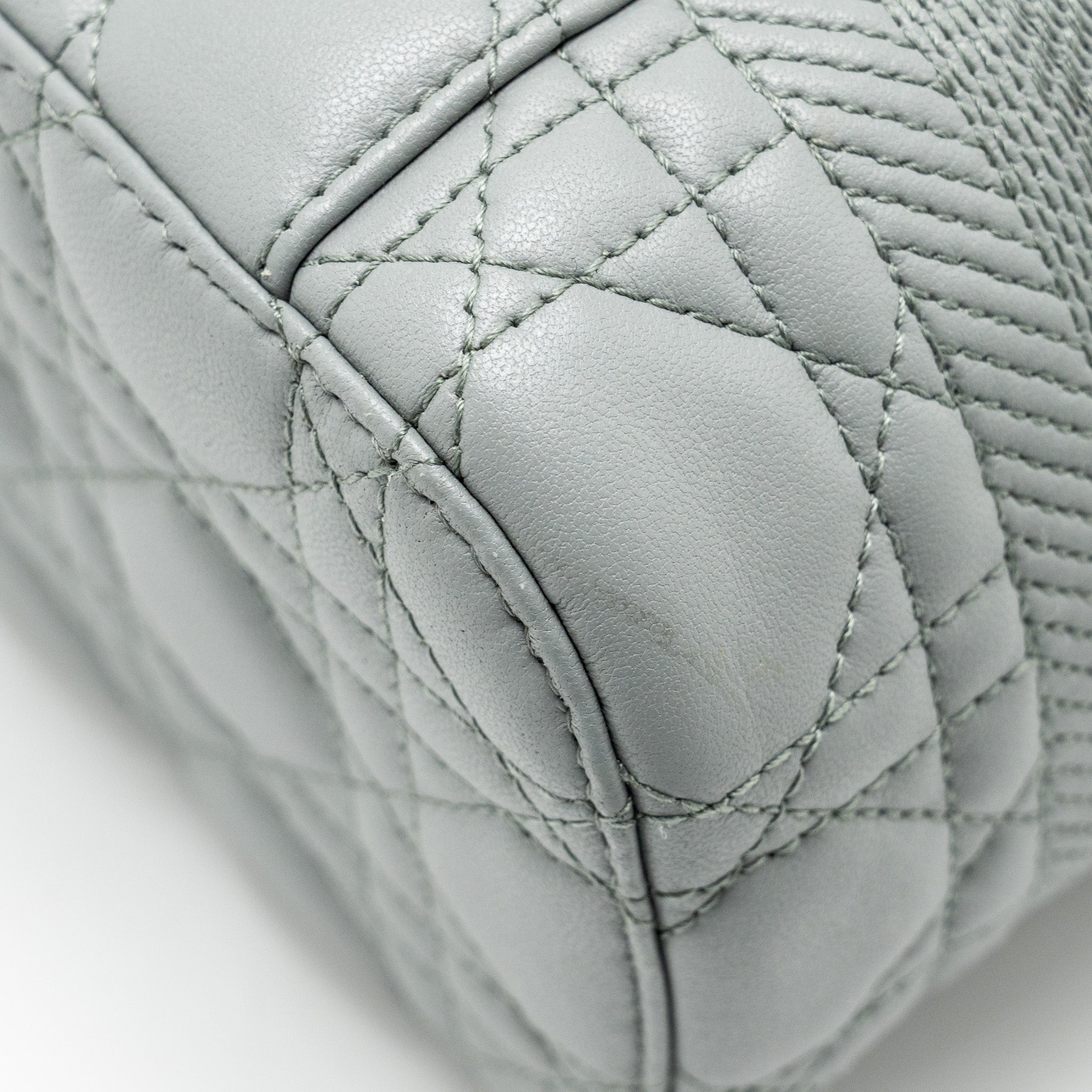 dior-small-diortravel-vanity-case-cannage-lambskin-grey-ghw-copy-1