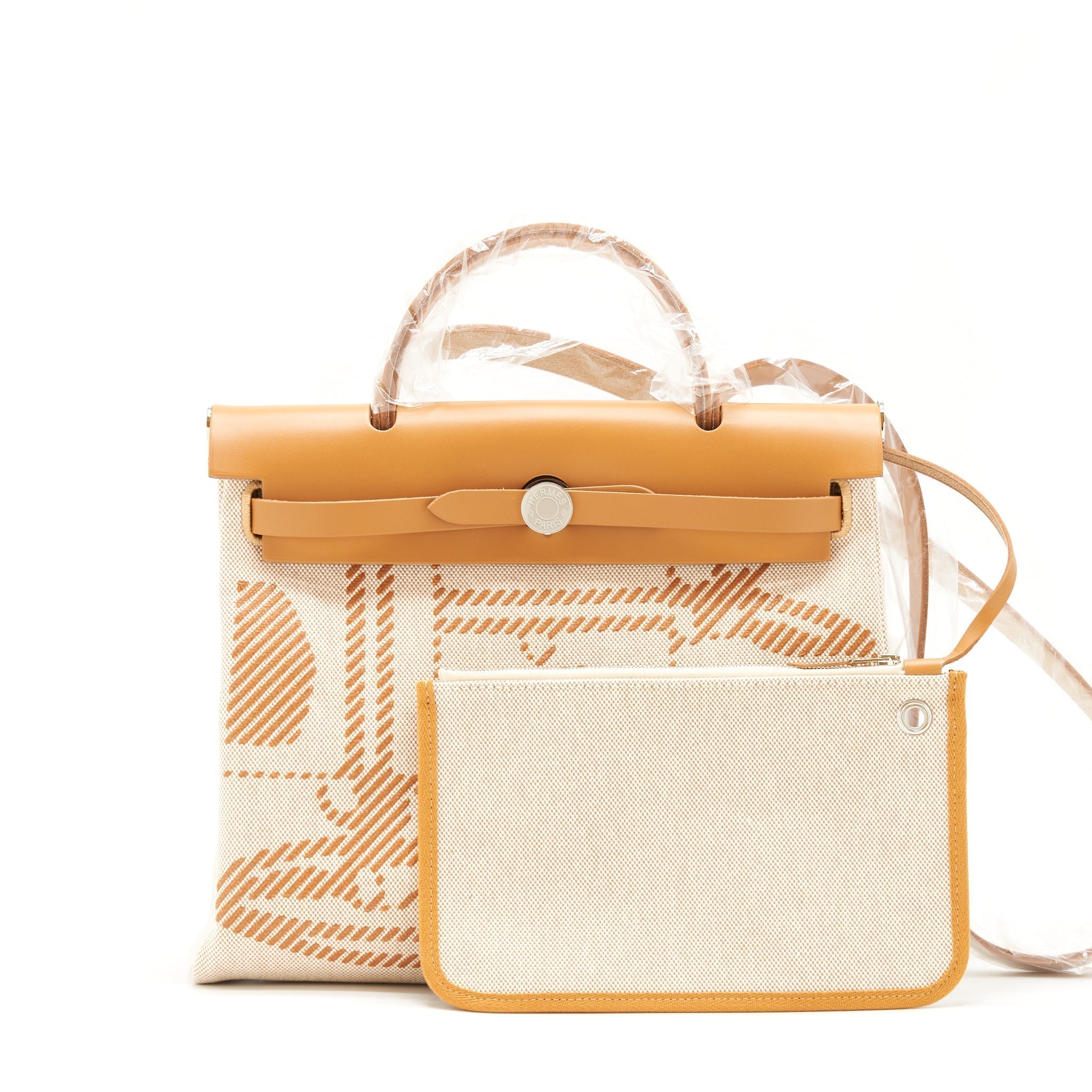 hermes-herbag-zip-31-toile-h-en-relief-brides-sable-ecru-beige-nat-sable-stamp-z