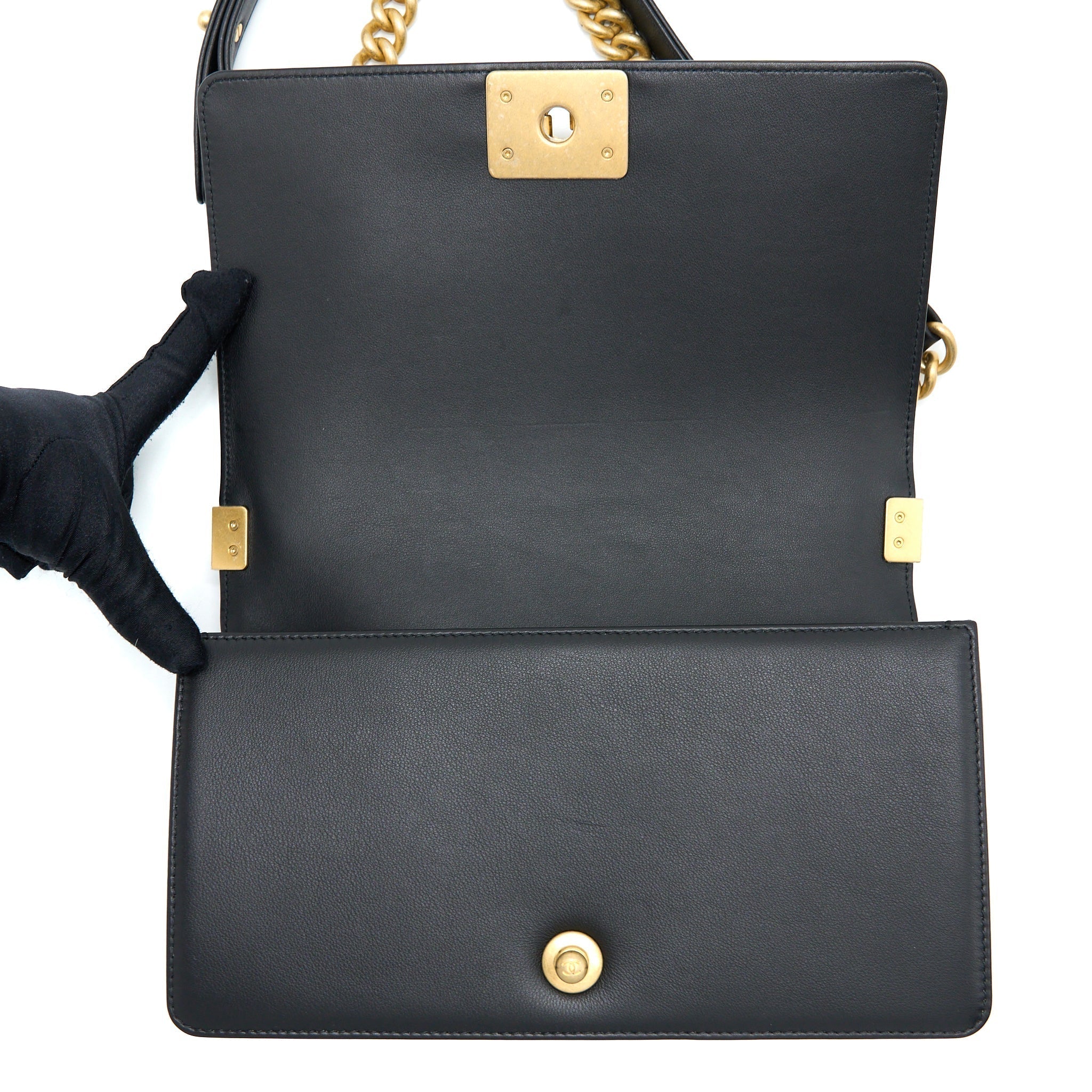 chanel-medium-boy-bag-lambskin-black-ghw-microchip