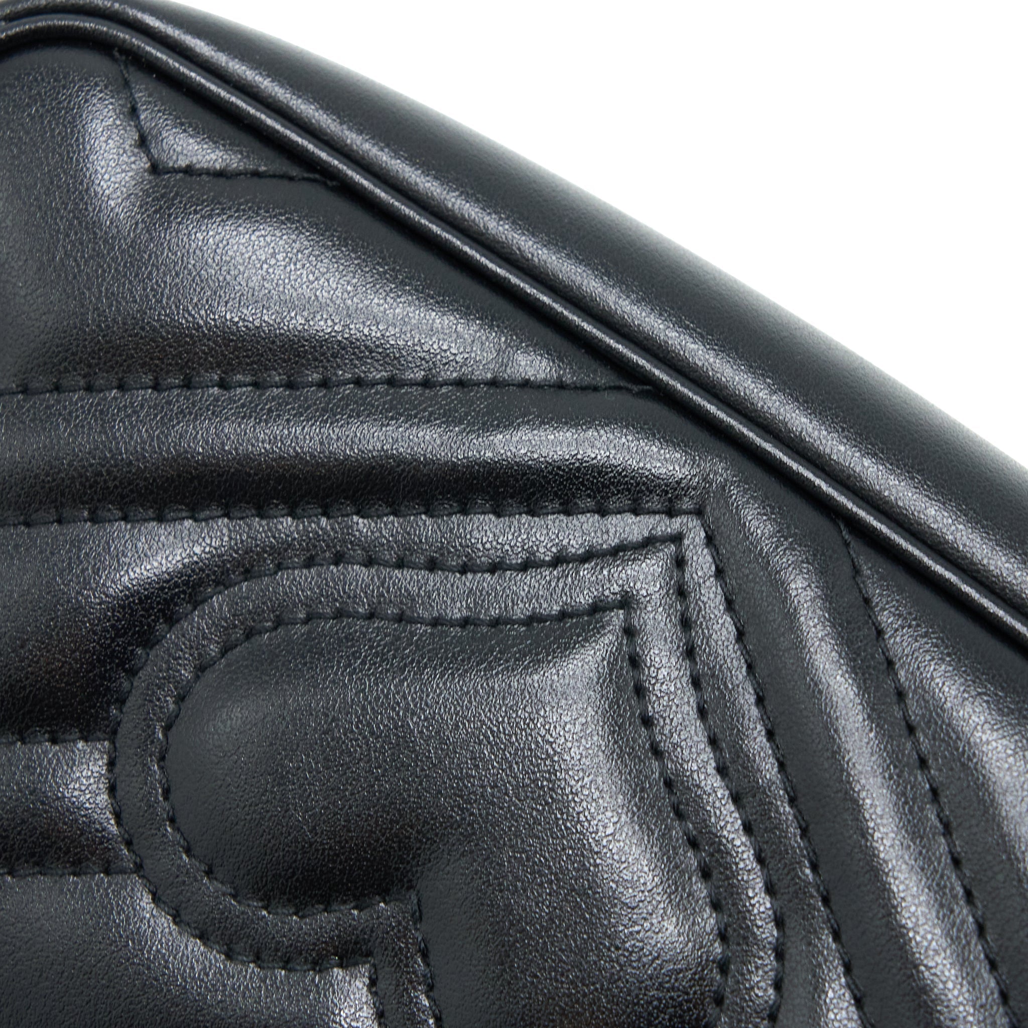gucci-gg-marmont-super-mini-bag-calfskin-black-ghw