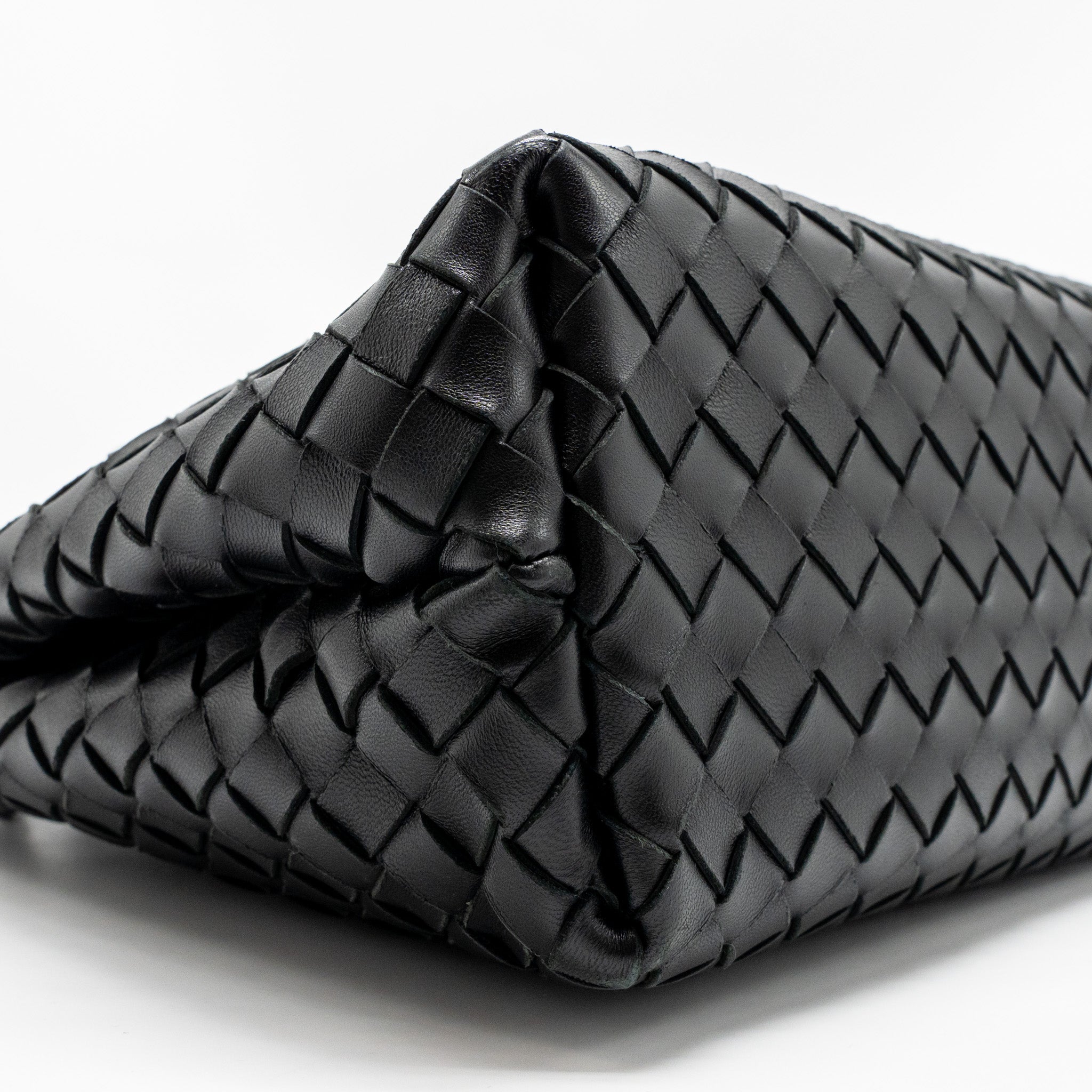 bottega-veneta-medium-andiamo-lambskin-black-ghw